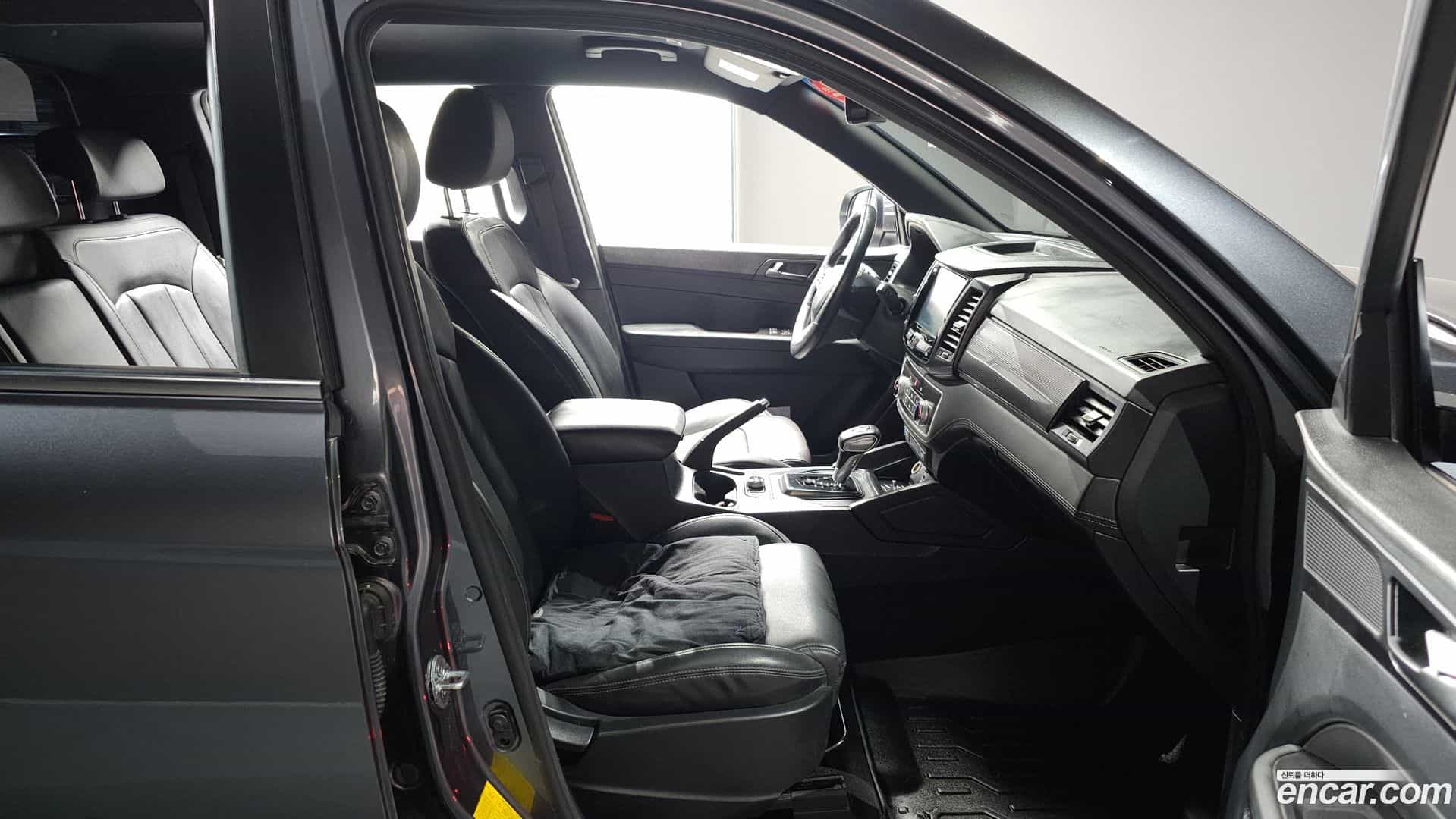 Rexton KG Mobility 2020.4-INNER-010