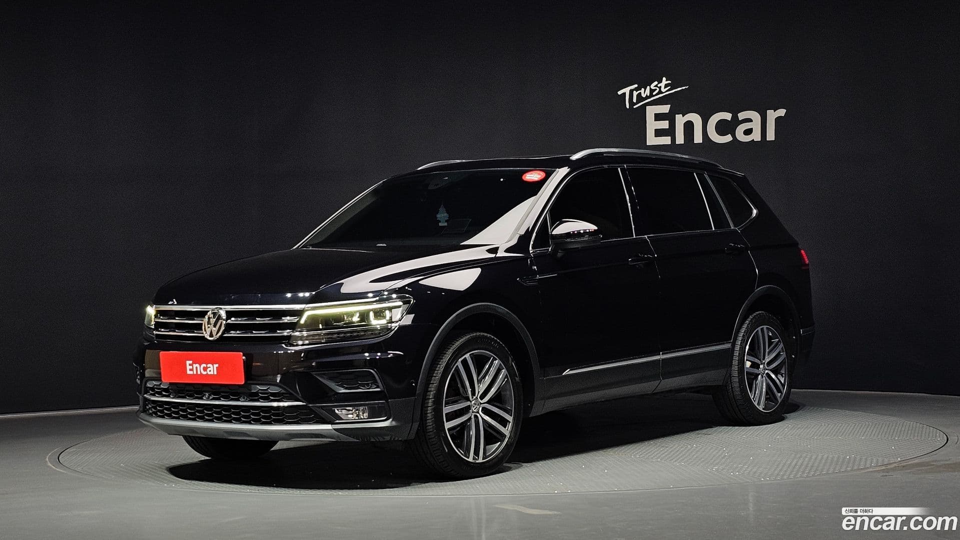 Main__Slider__Photo:Tiguan Volkswagen 2018.11-0