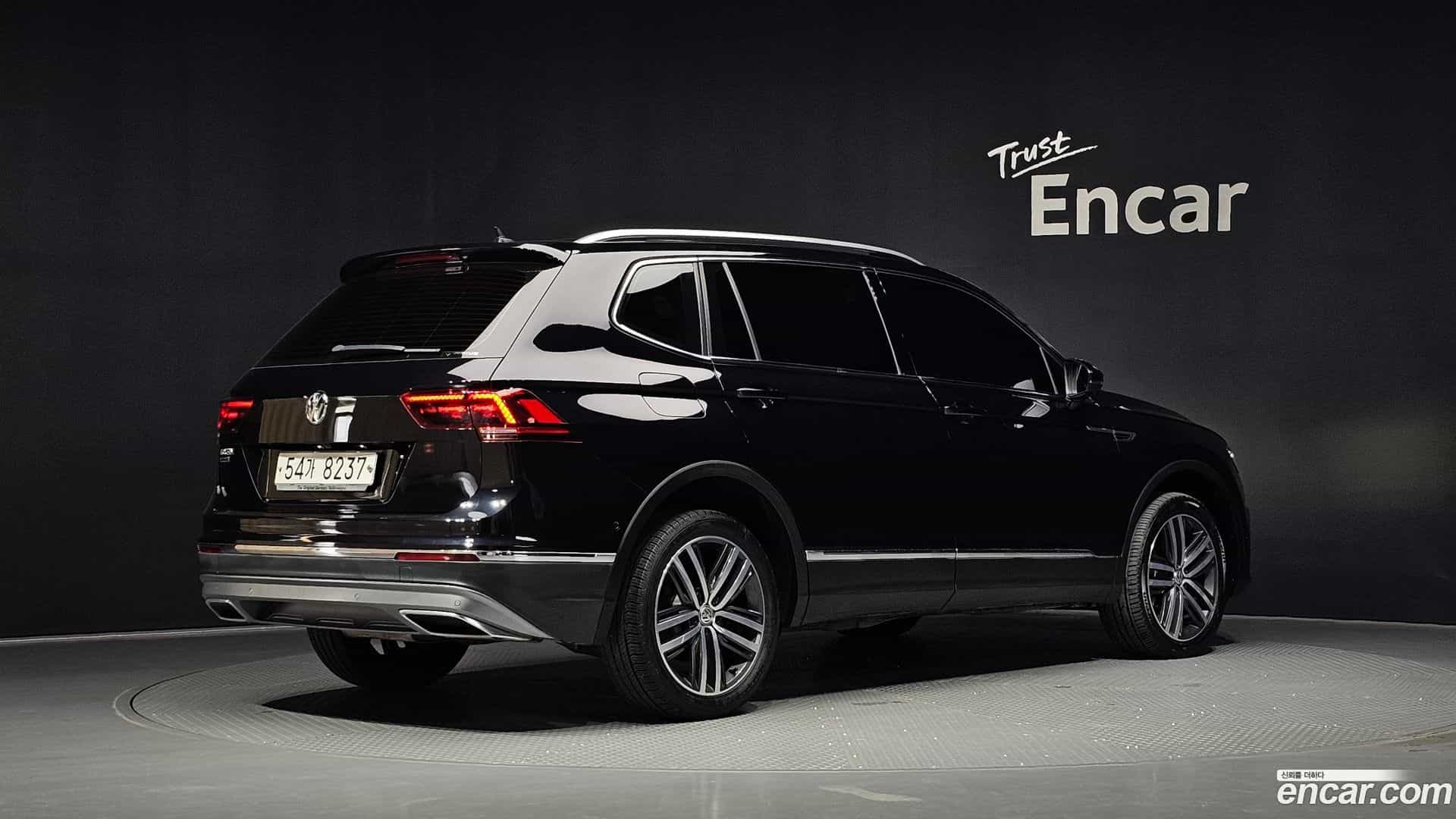 Tiguan Volkswagen 2018.11-OUTER-002