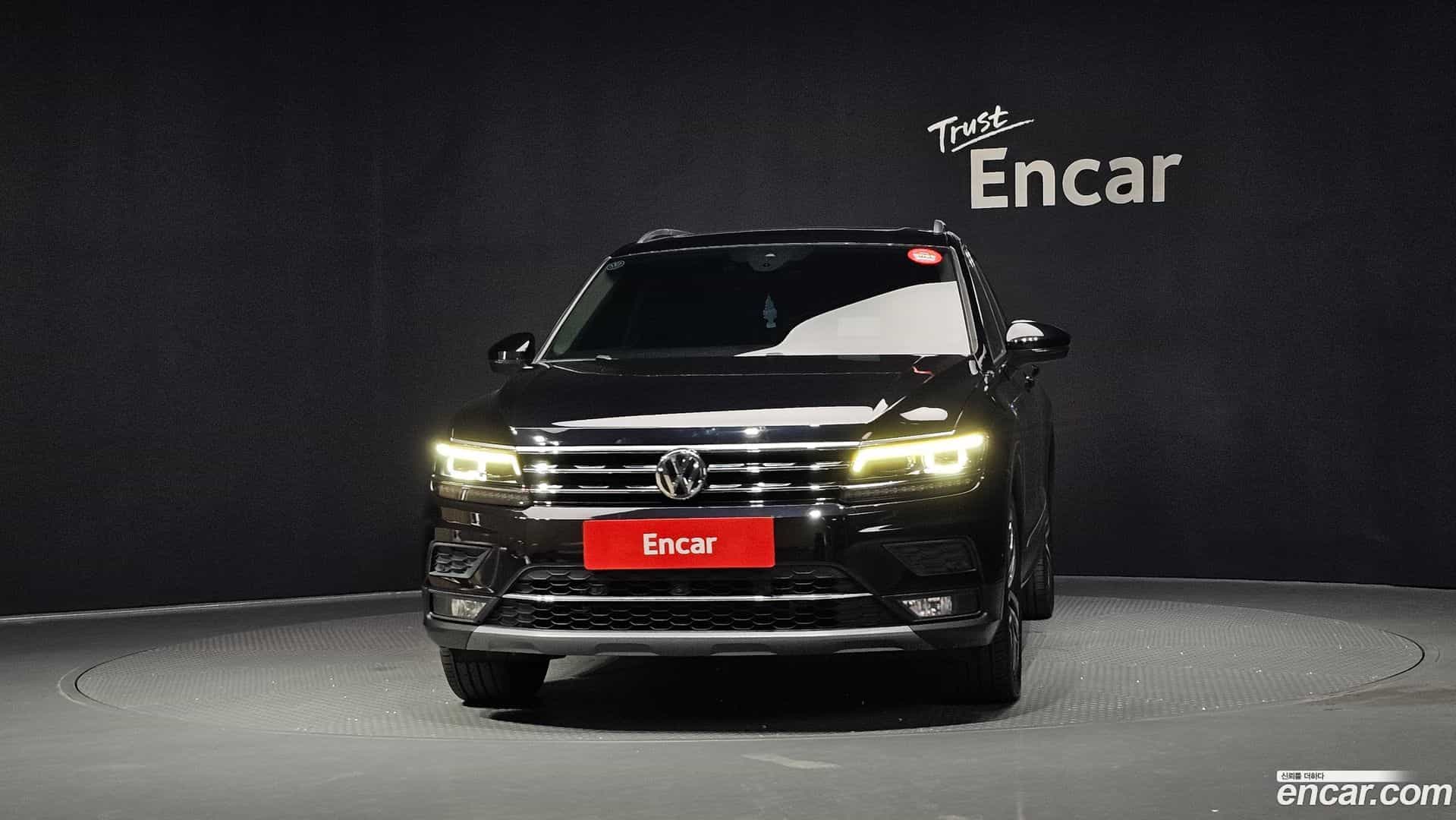 Tiguan Volkswagen 2018.11-OUTER-003