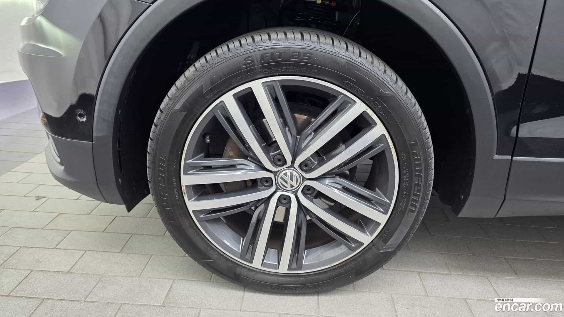Tiguan Volkswagen 2018.11-OUTER-005