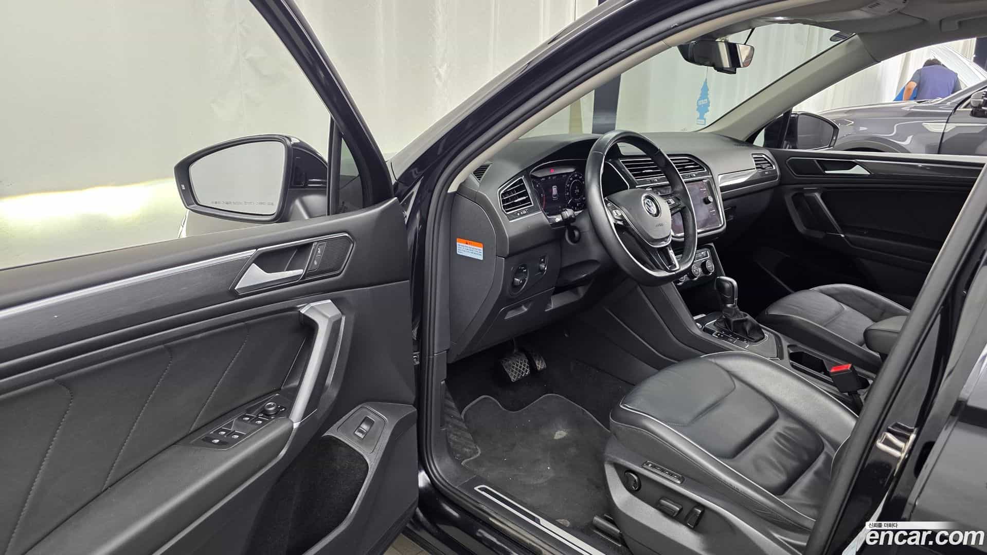 Tiguan Volkswagen 2018.11-INNER-010