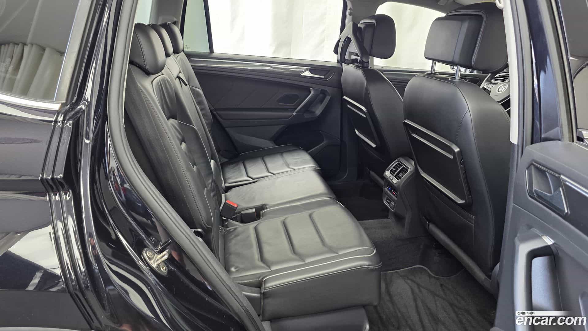 Tiguan Volkswagen 2018.11-OPTION-016