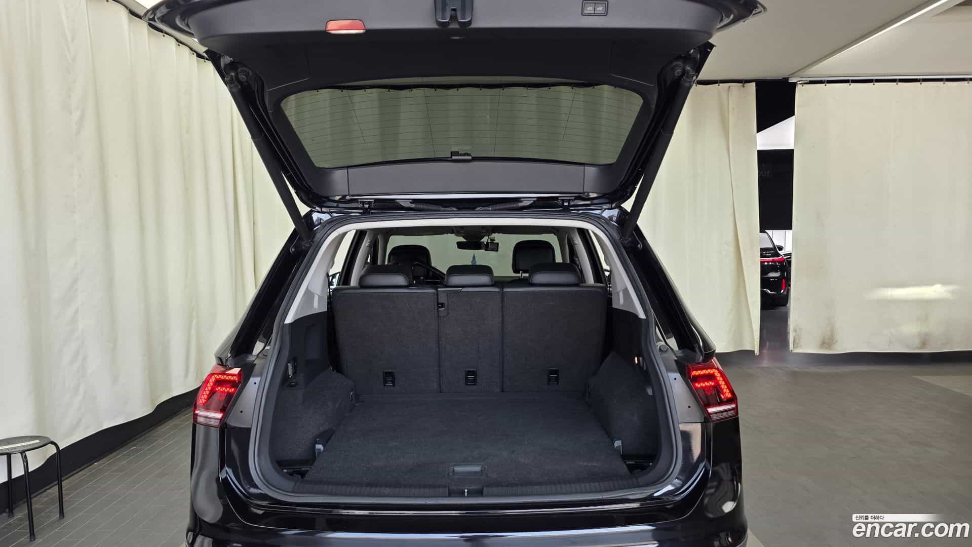 Tiguan Volkswagen 2018.11-OPTION-024