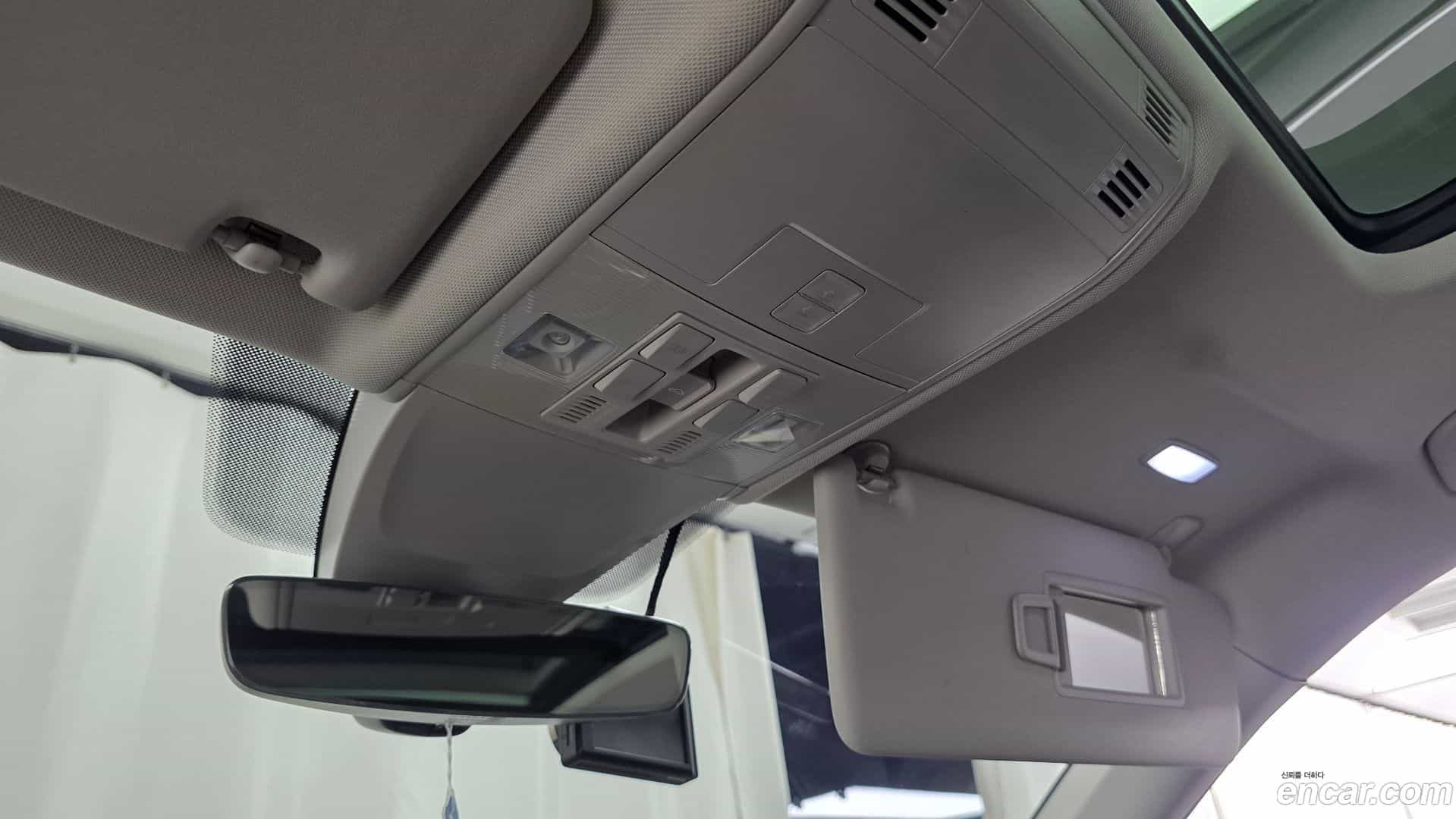 Tiguan Volkswagen 2018.11-OPTION-043