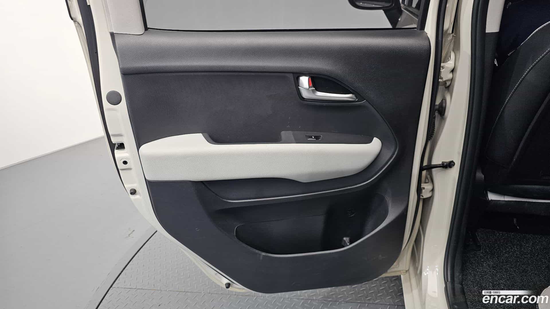 RAY Kia 2023.9-INNER-035