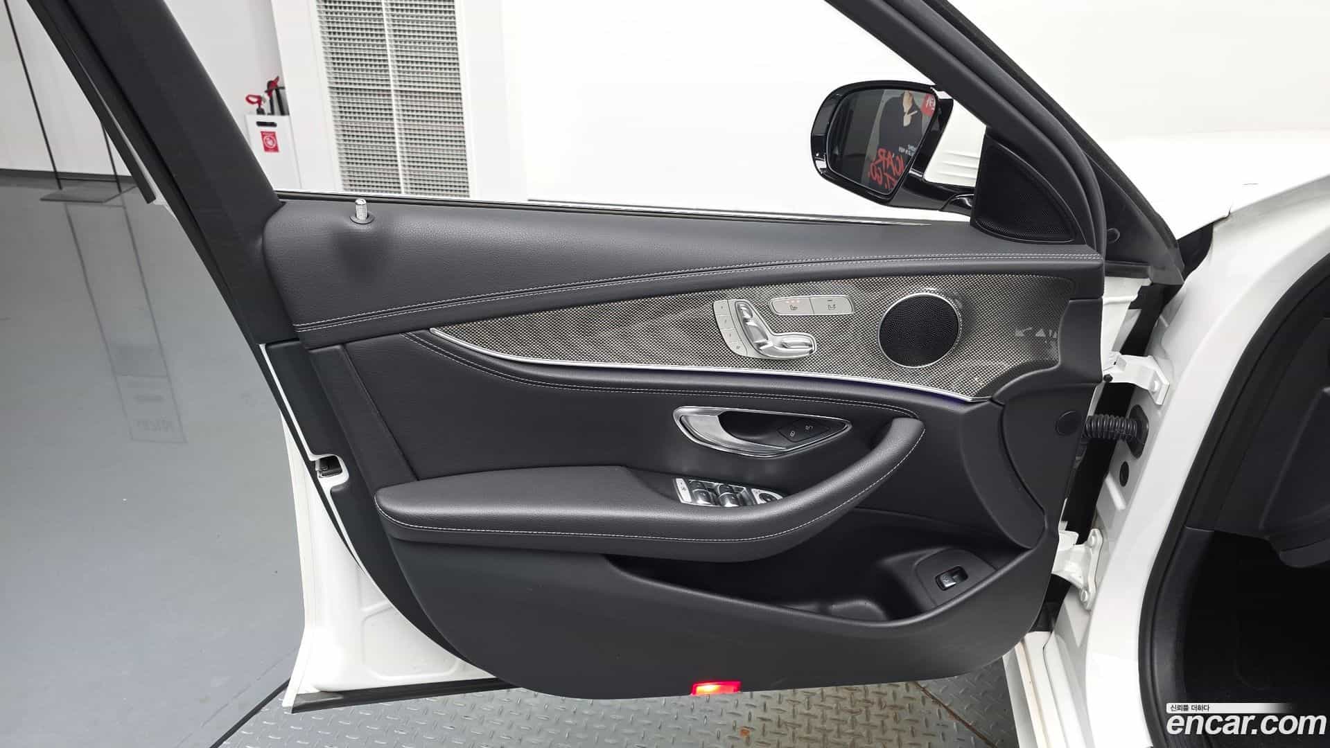 E-Class Mercedes-Benz 2017.5-OPTION-043