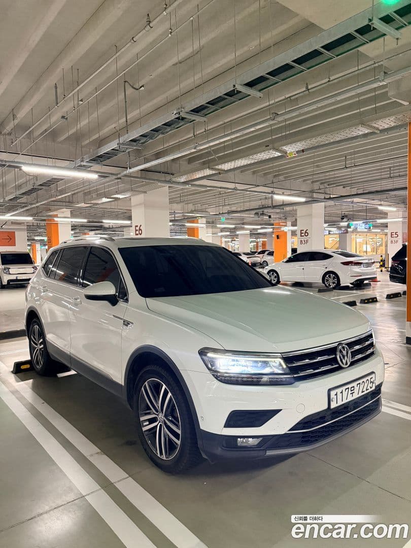 Main__Slider__Photo:Tiguan Volkswagen 2020.4-0