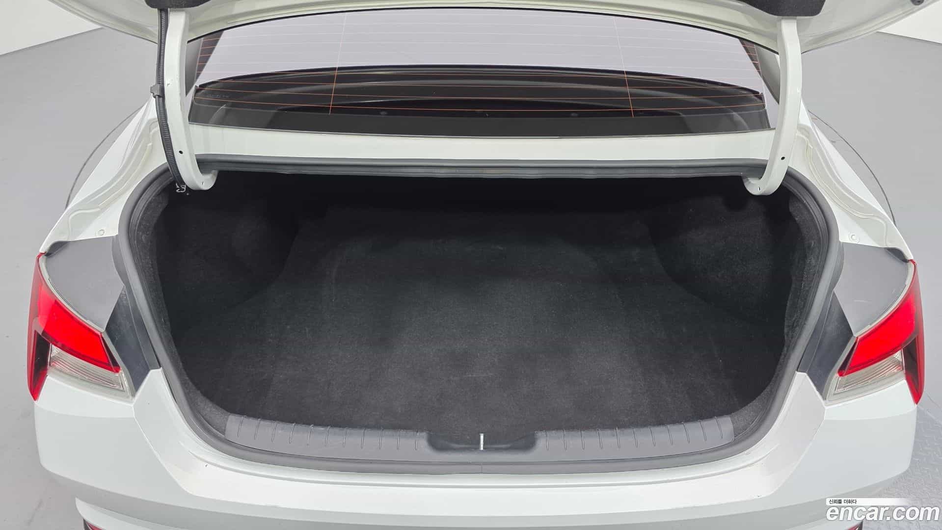 AVANTE Hyundai 2020.8-OPTION-024