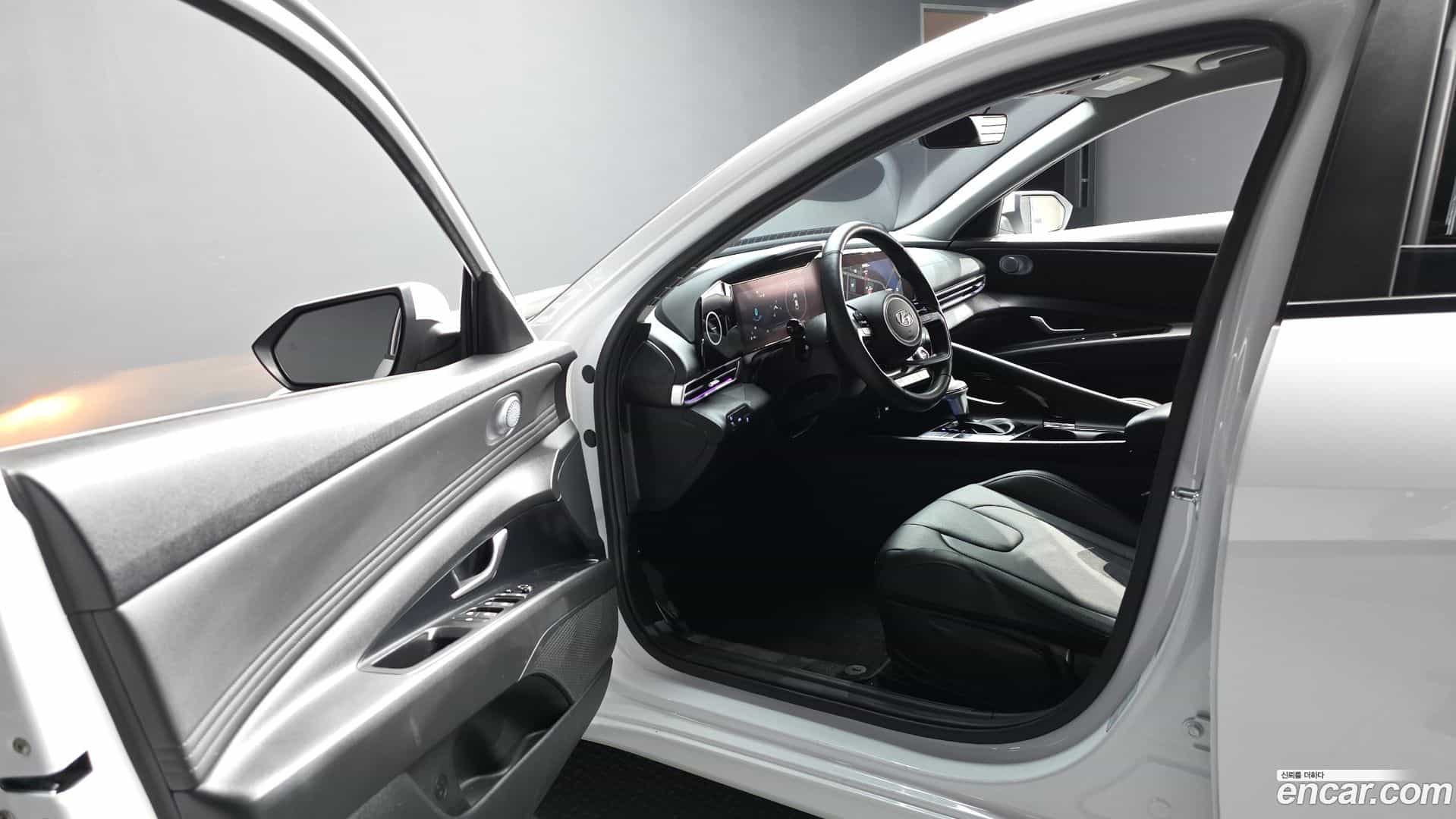 AVANTE Hyundai 2020.3-INNER-010