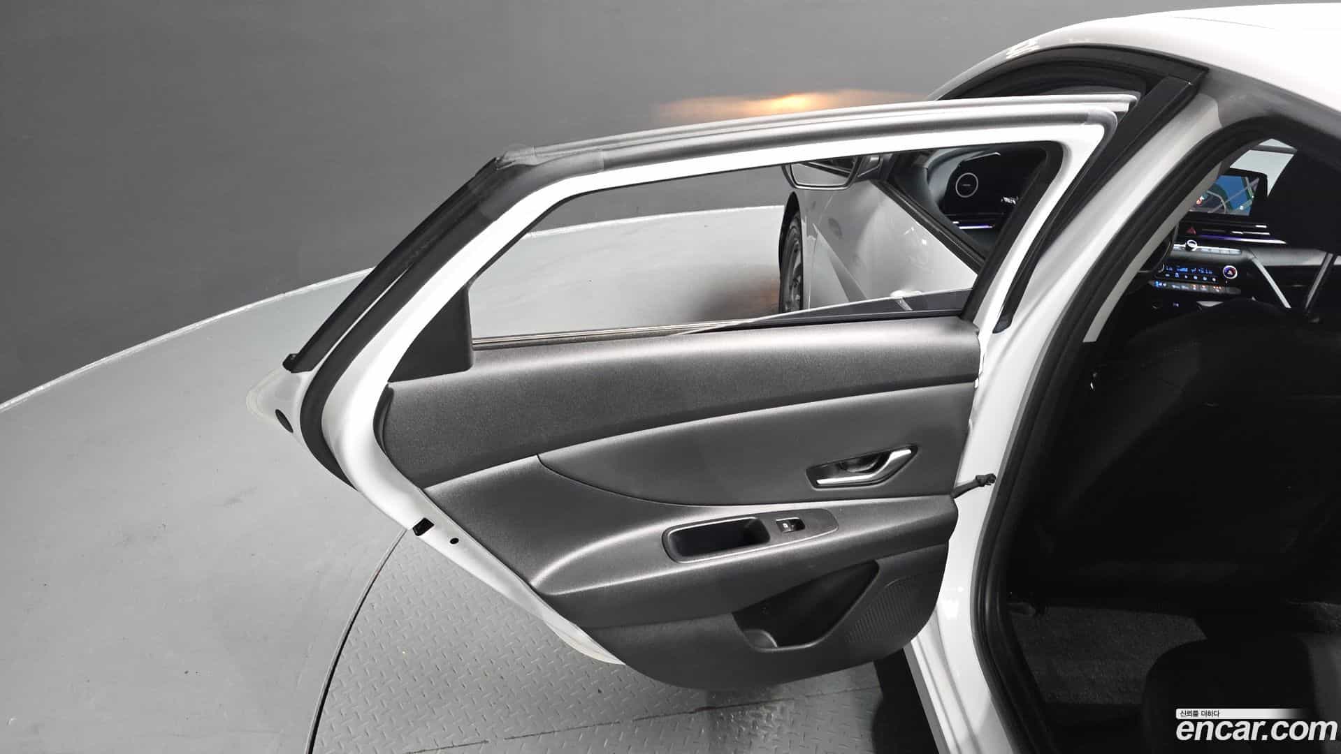 AVANTE Hyundai 2020.3-INNER-035