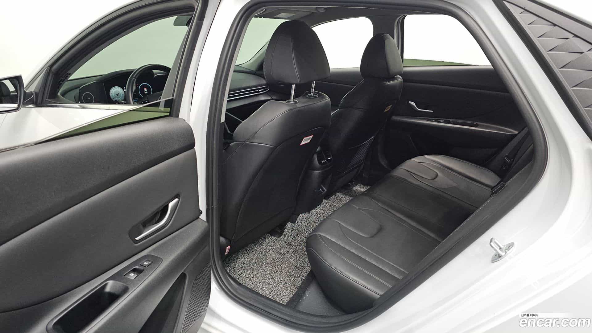 AVANTE Hyundai 2023.8-OPTION-016