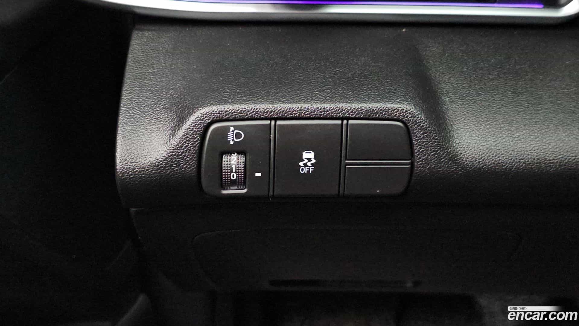 AVANTE Hyundai 2023.8-OPTION-040