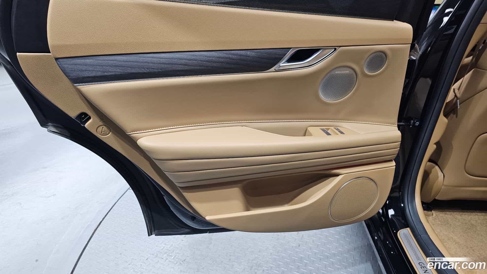 G80 Genesis 2024.4-INNER-035