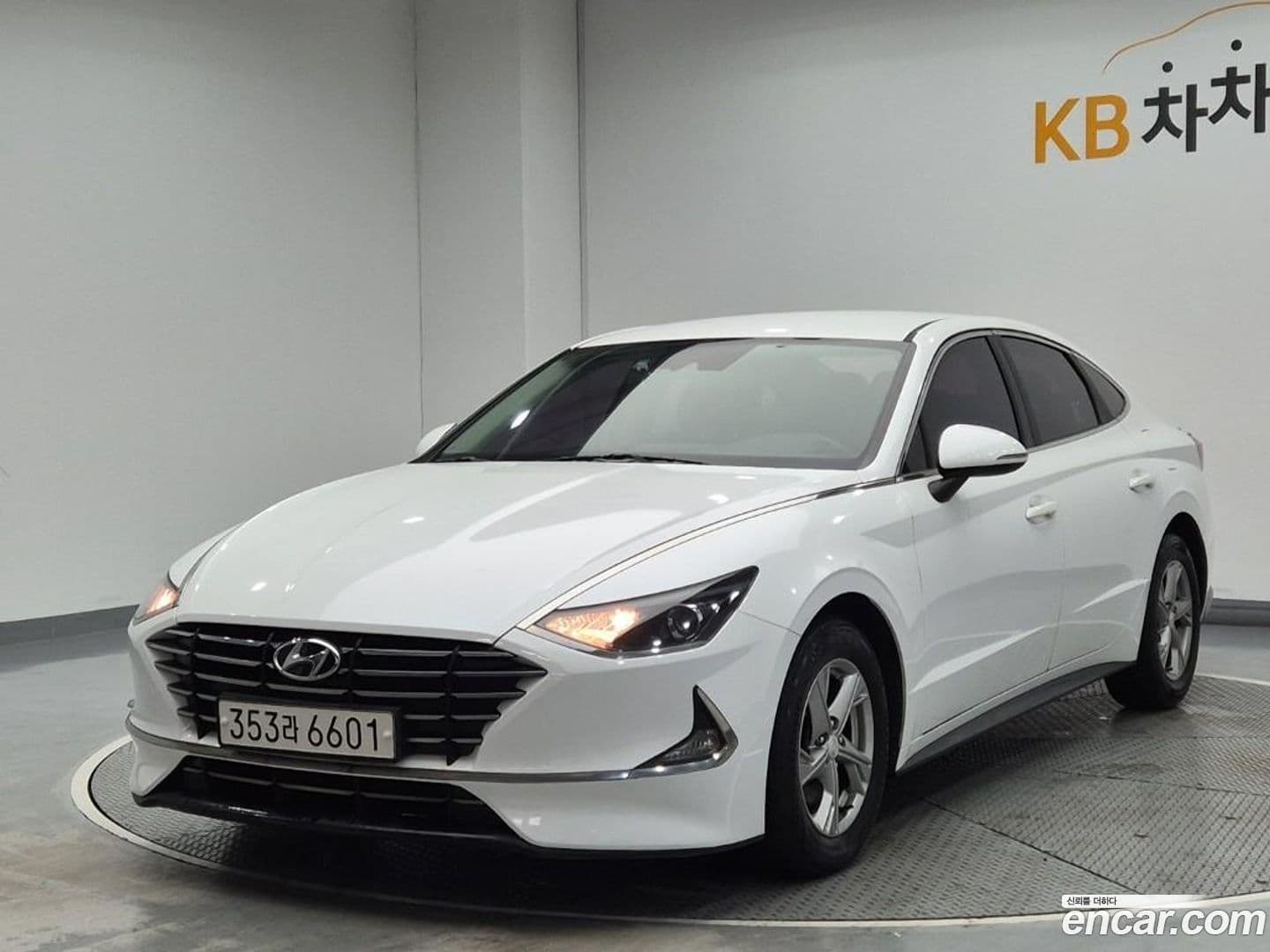Main__Slider__Photo:Sonata Hyundai 2019.4-0