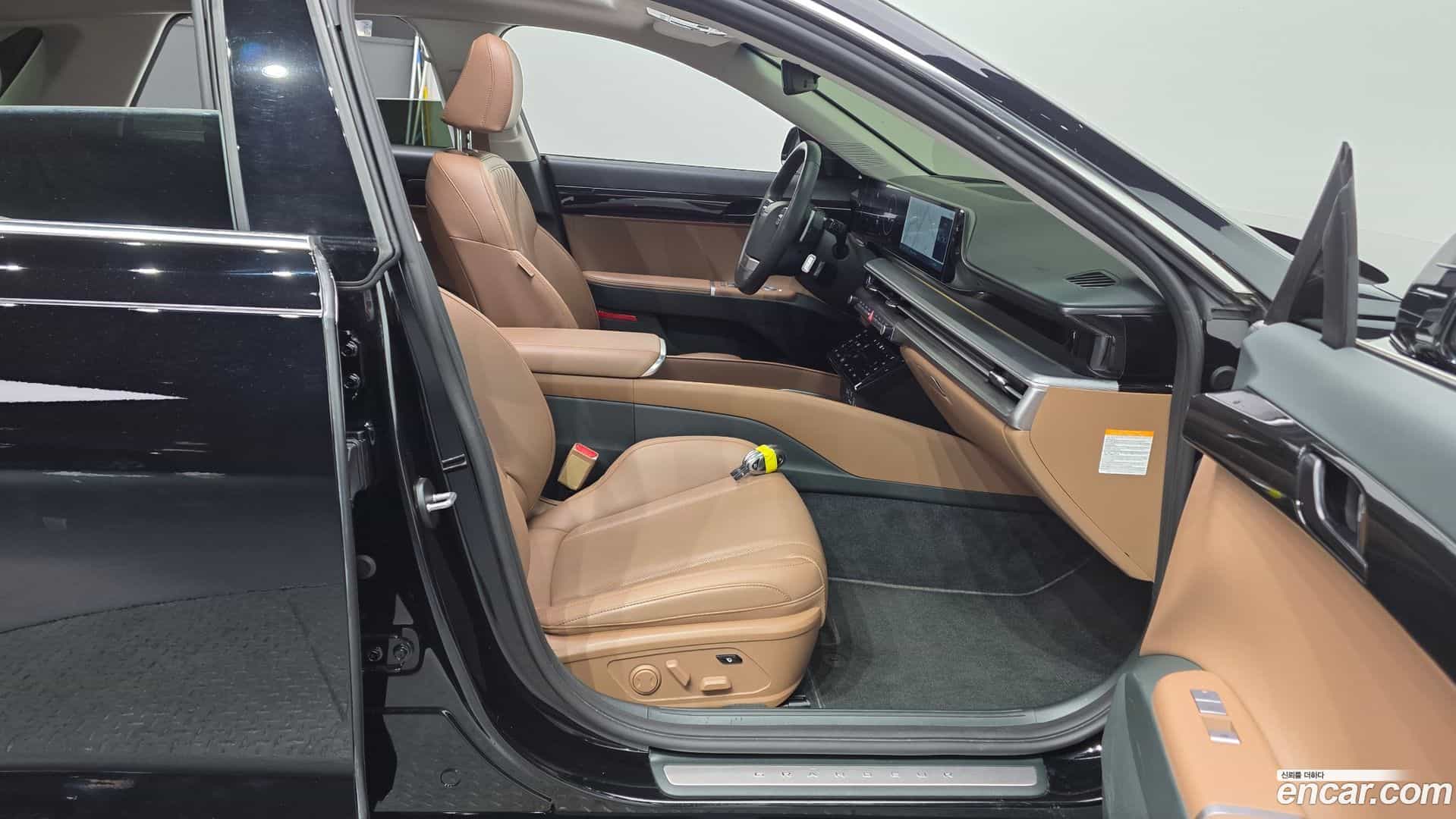 Grandeur Hyundai 2023.4-INNER-036