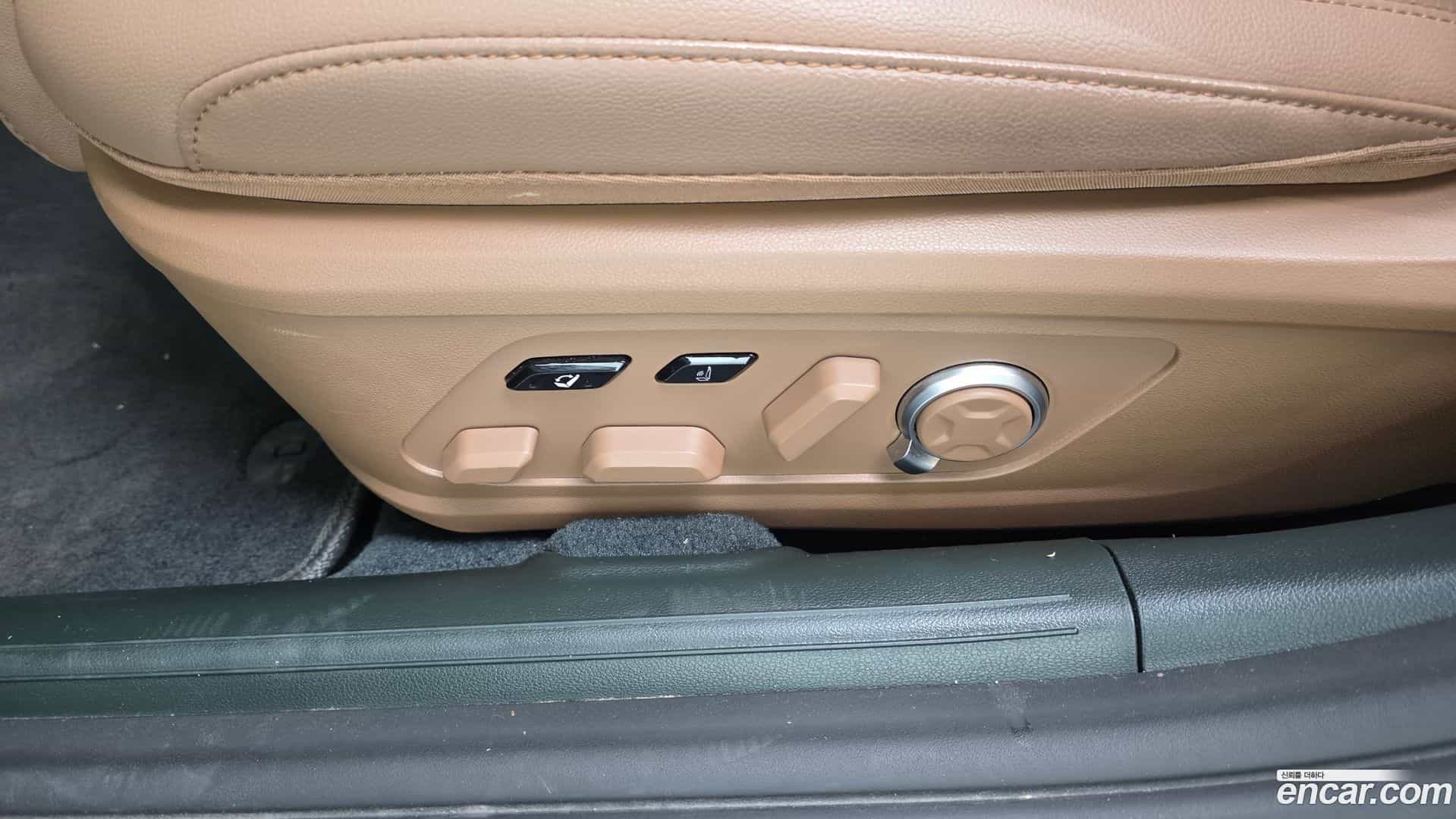 Grandeur Hyundai 2023.4-OPTION-044