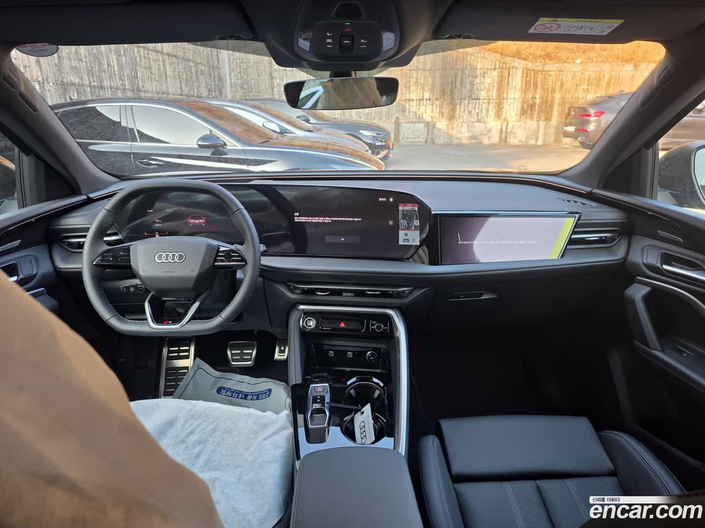 Q5 Audi 2025.11-INNER-009