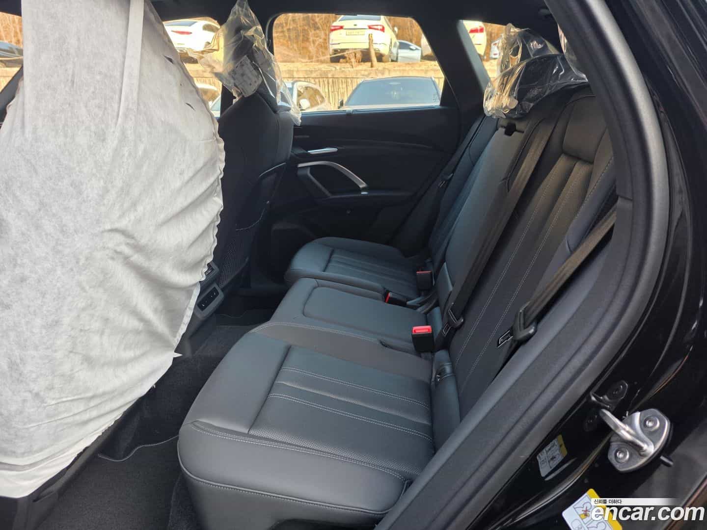 Q5 Audi 2025.11-INNER-010