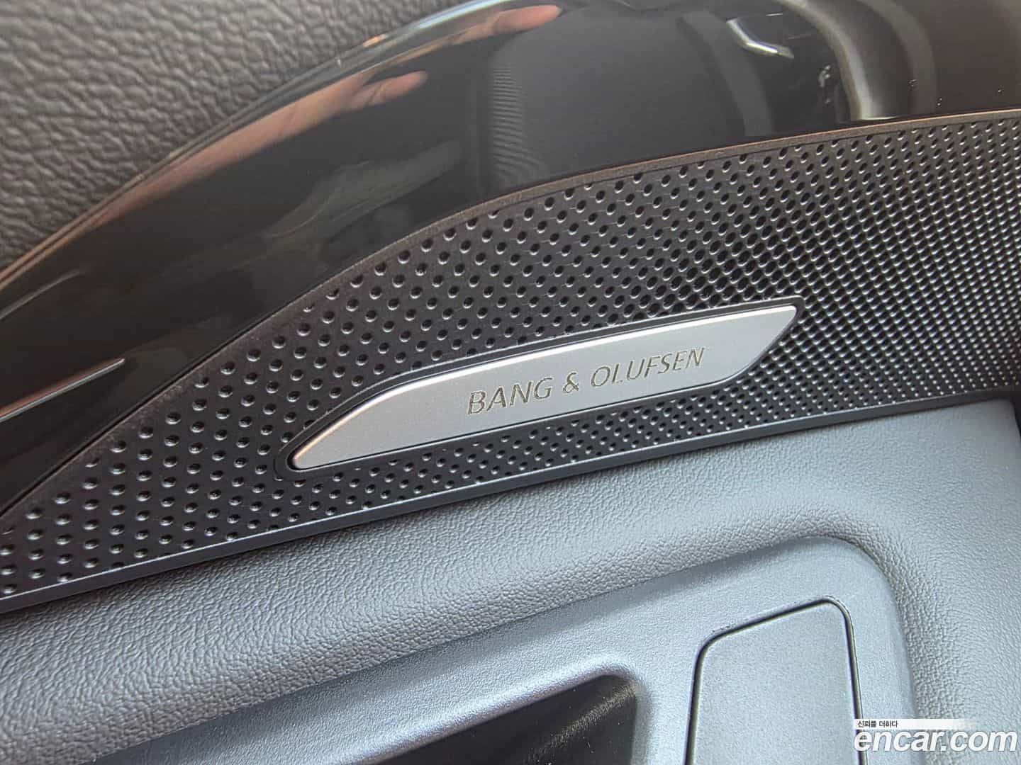 Q5 Audi 2025.11-OPTION-018