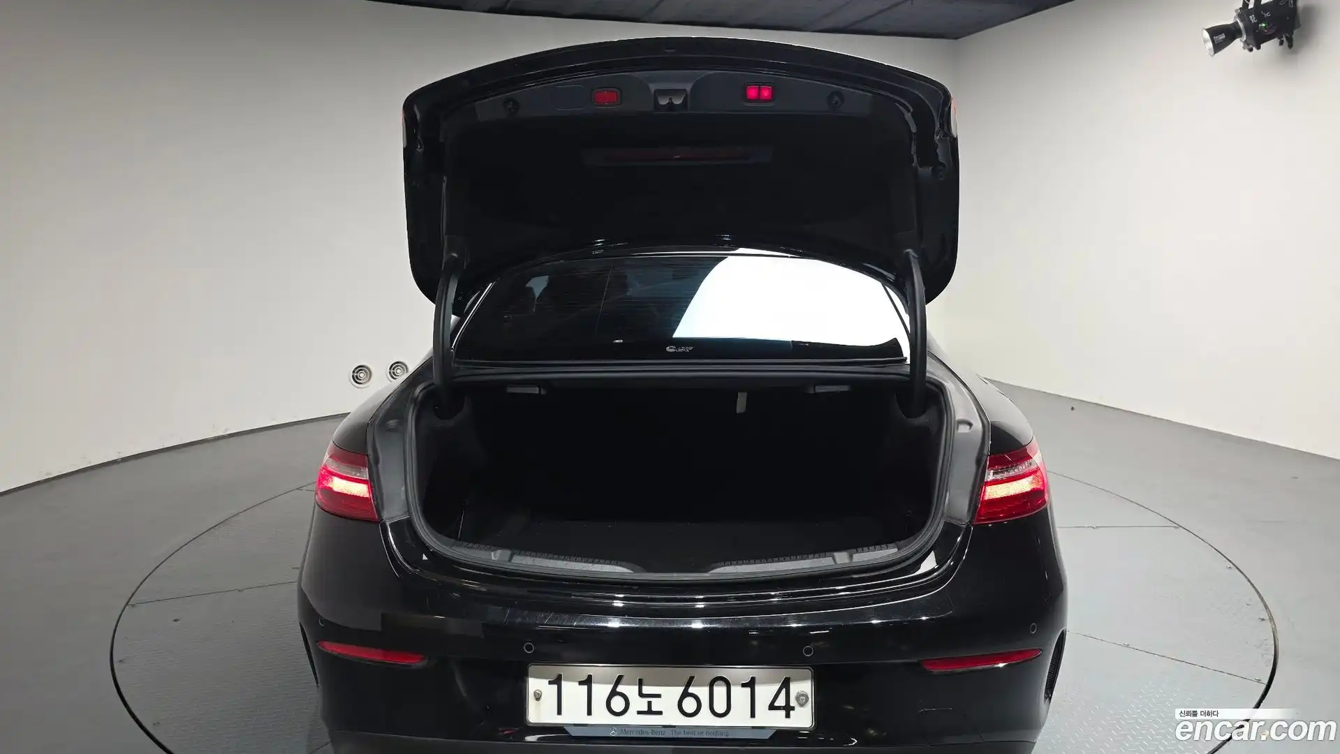 E-Class Mercedes-Benz 2020.11-OPTION-024