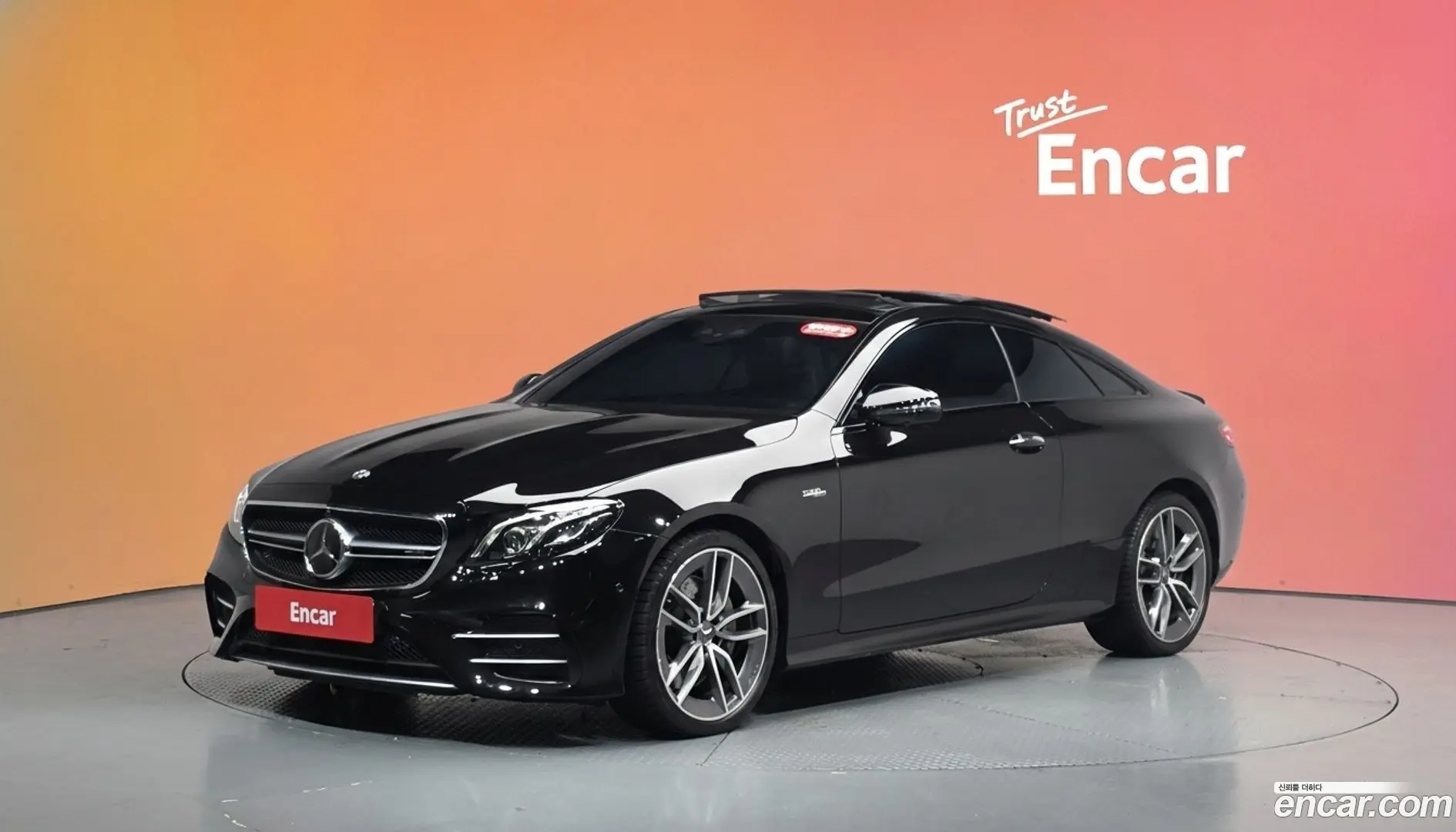 Main__Slider__Photo:E-Class Mercedes-Benz 2020.11-0