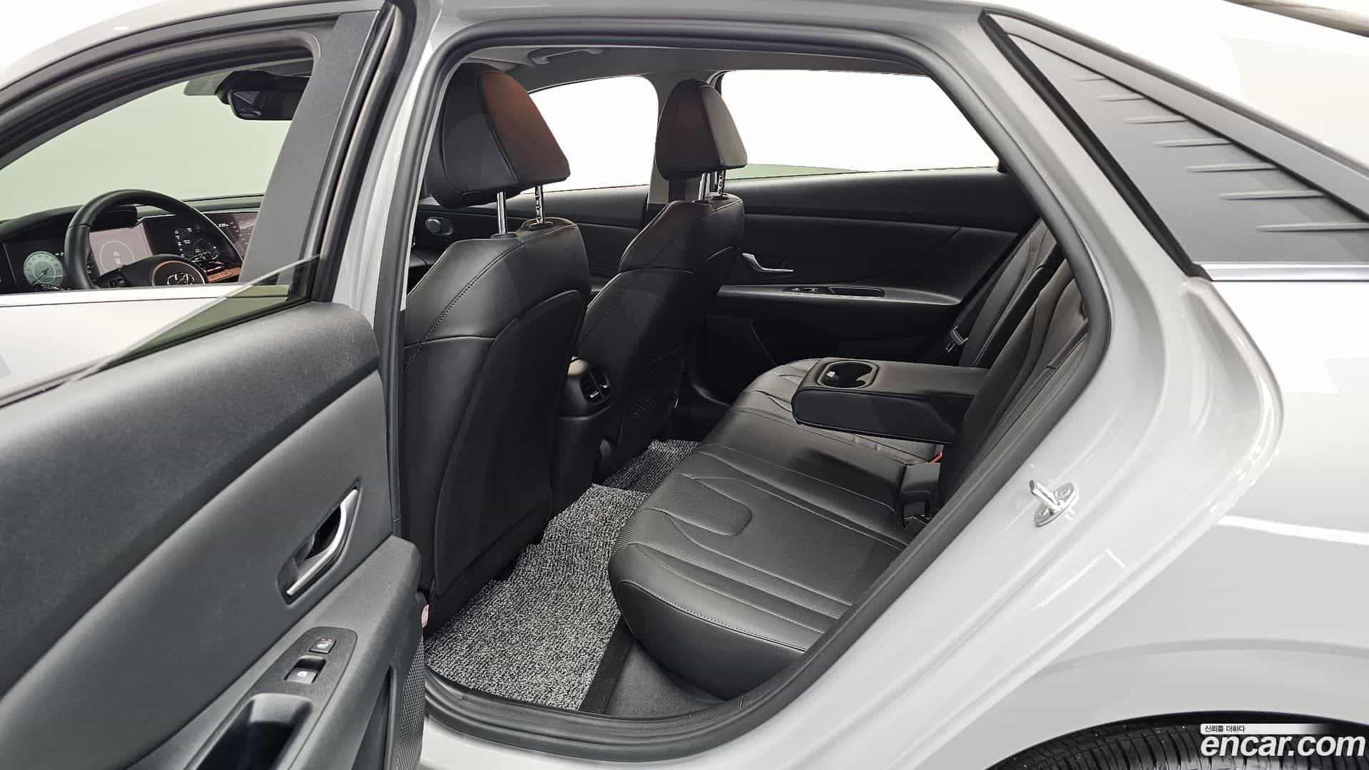 AVANTE Hyundai 2020.8-OPTION-016