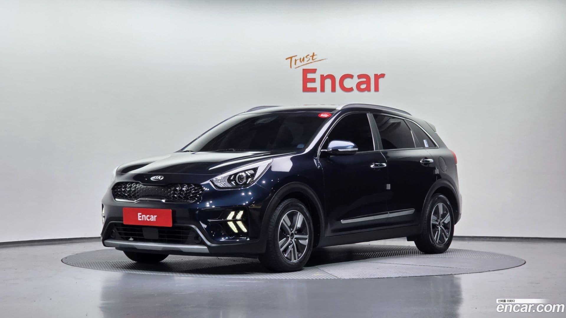 Main__Slider__Photo:Niro Kia 2020.6-0