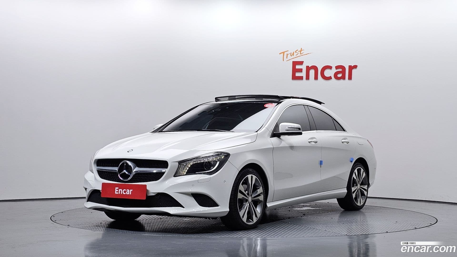 Main__Slider__Photo:CLA-Class Mercedes-Benz 2016.5-0