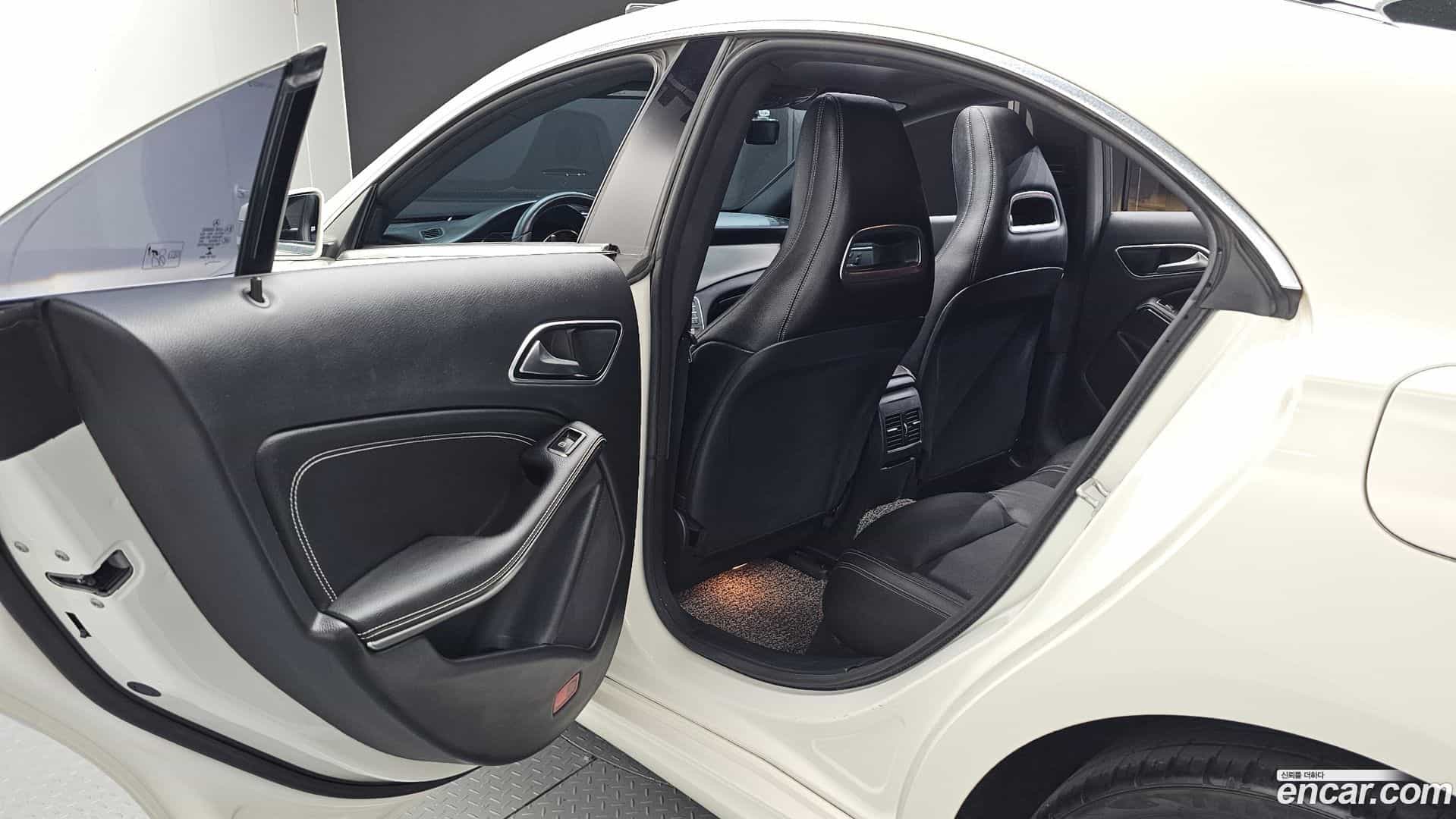 CLA-Class Mercedes-Benz 2016.5-OPTION-015