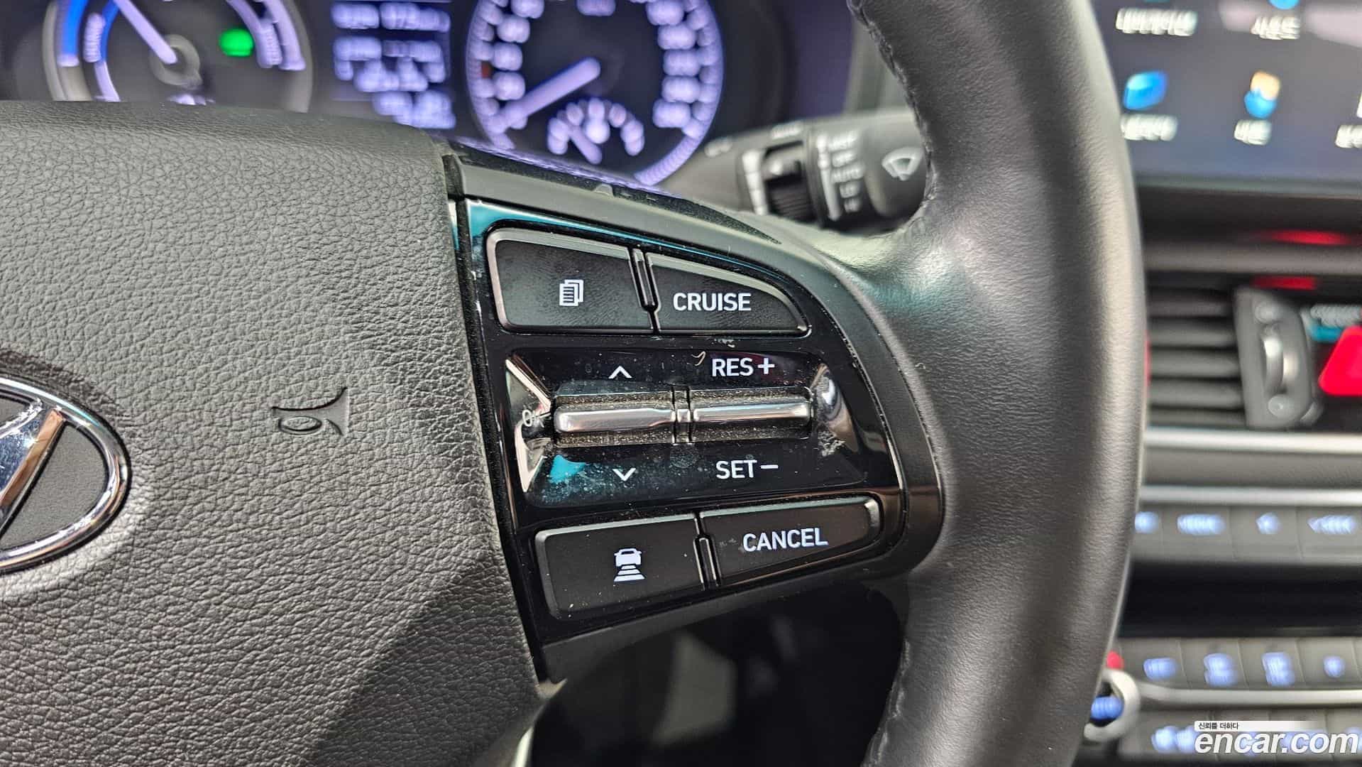 Grandeur Hyundai 2018.3-OPTION-021