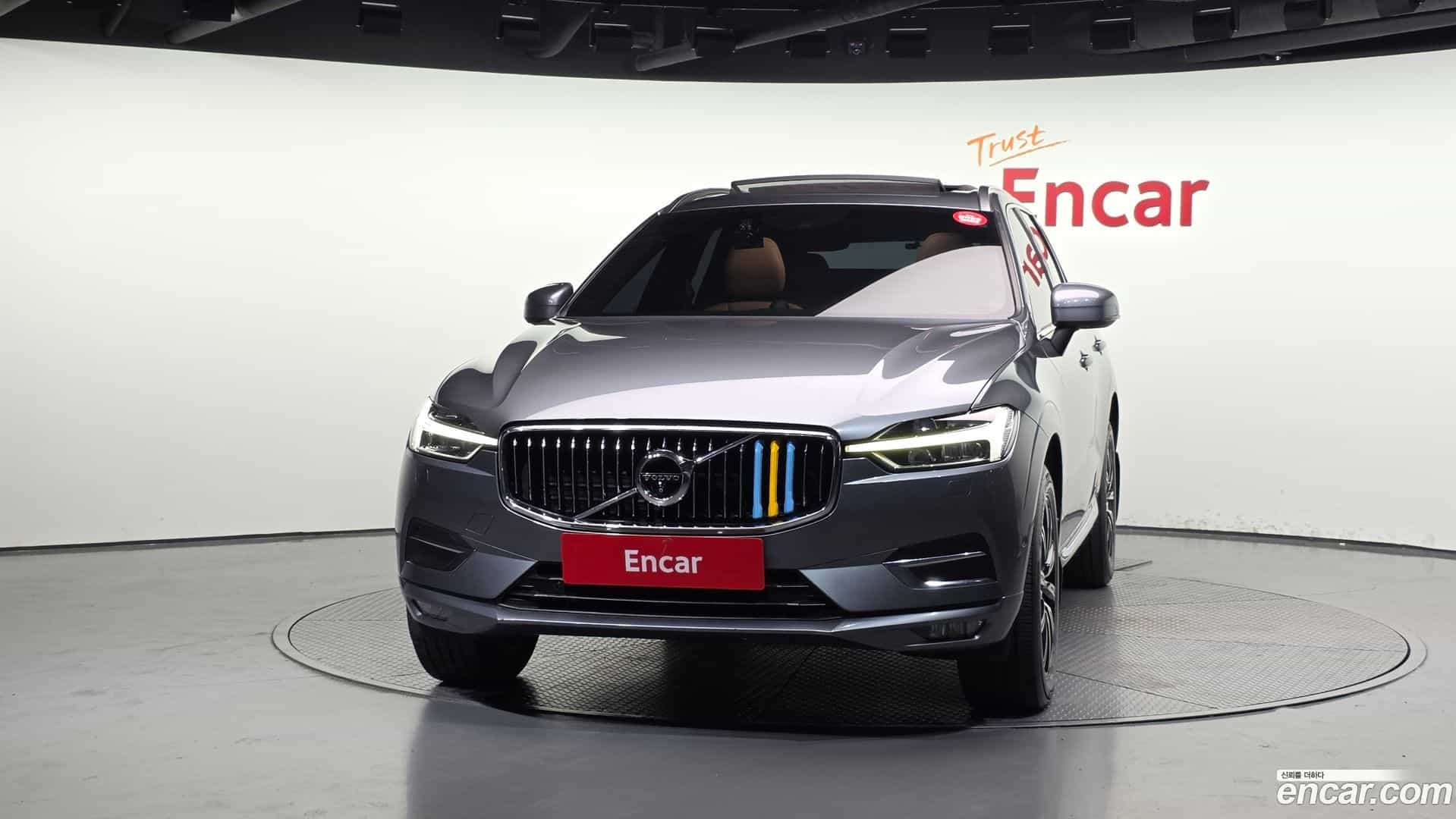 XC60 Volvo 2018.0-OUTER-003