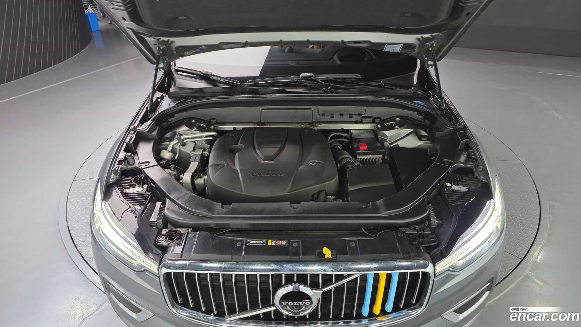 XC60 Volvo 2018.0-OUTER-006