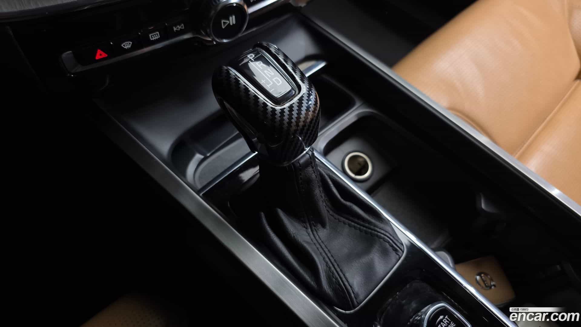 XC60 Volvo 2018.0-INNER-009