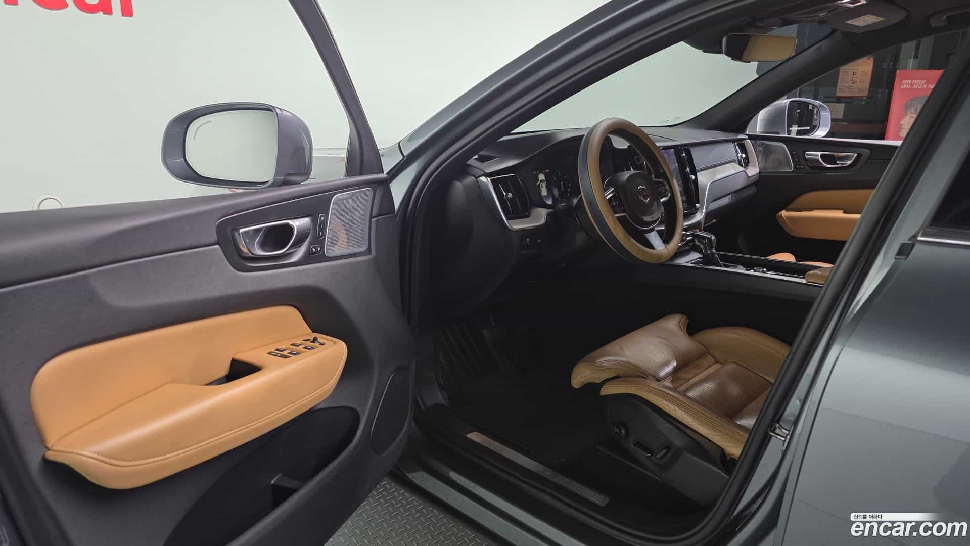 XC60 Volvo 2018.0-INNER-010