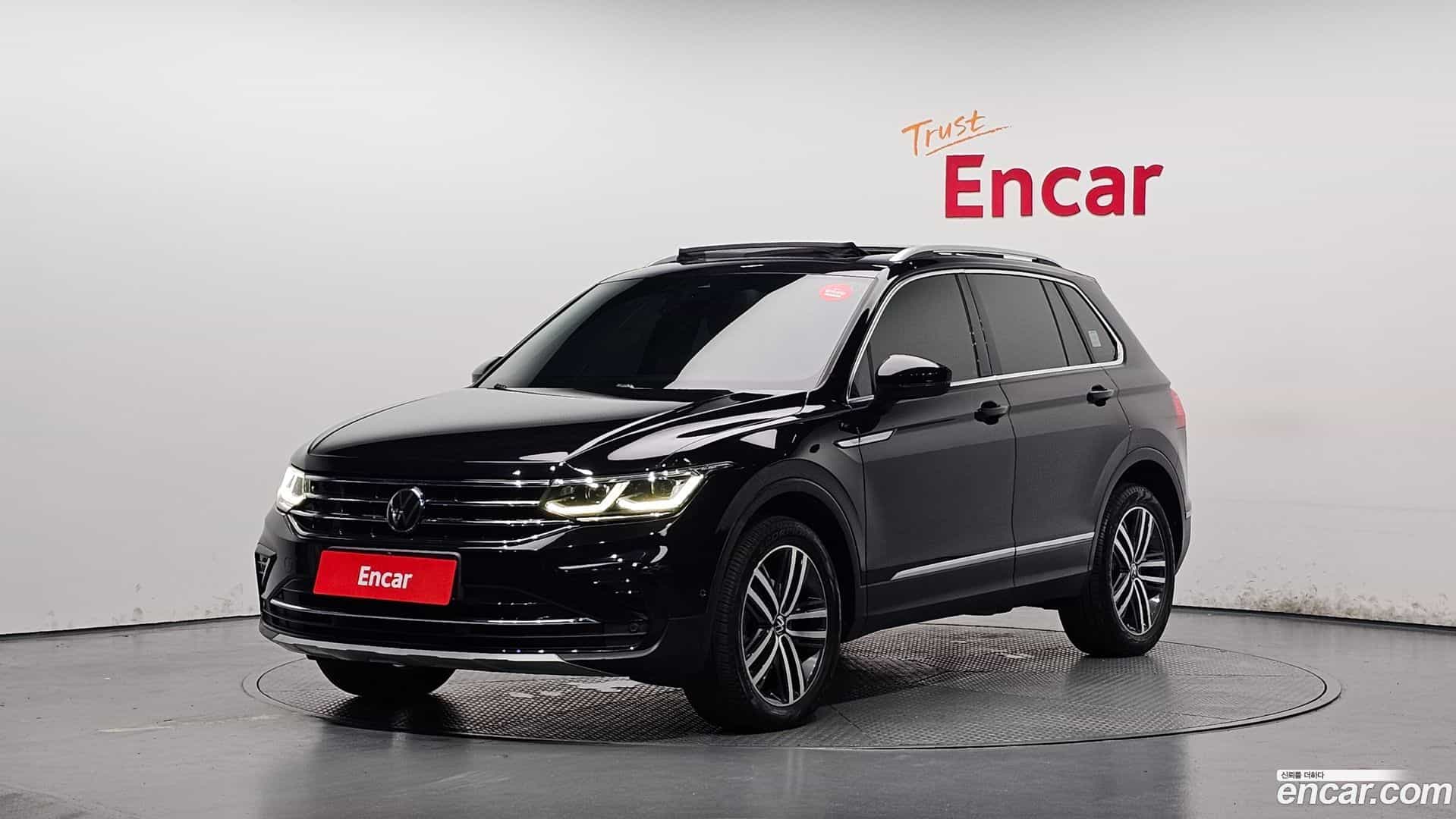 Tiguan Volkswagen 2022.10-OUTER-001
