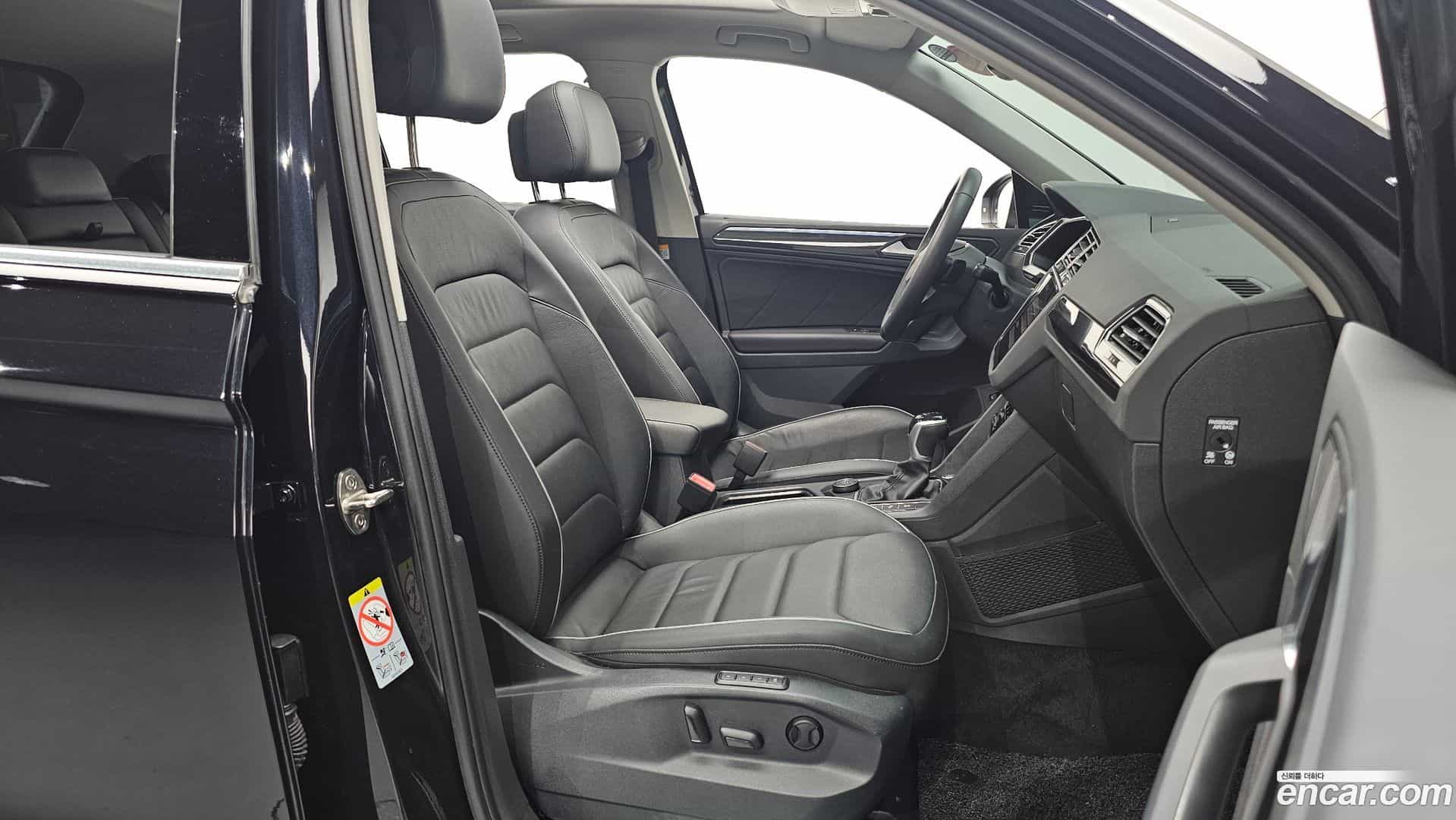 Tiguan Volkswagen 2022.10-INNER-010