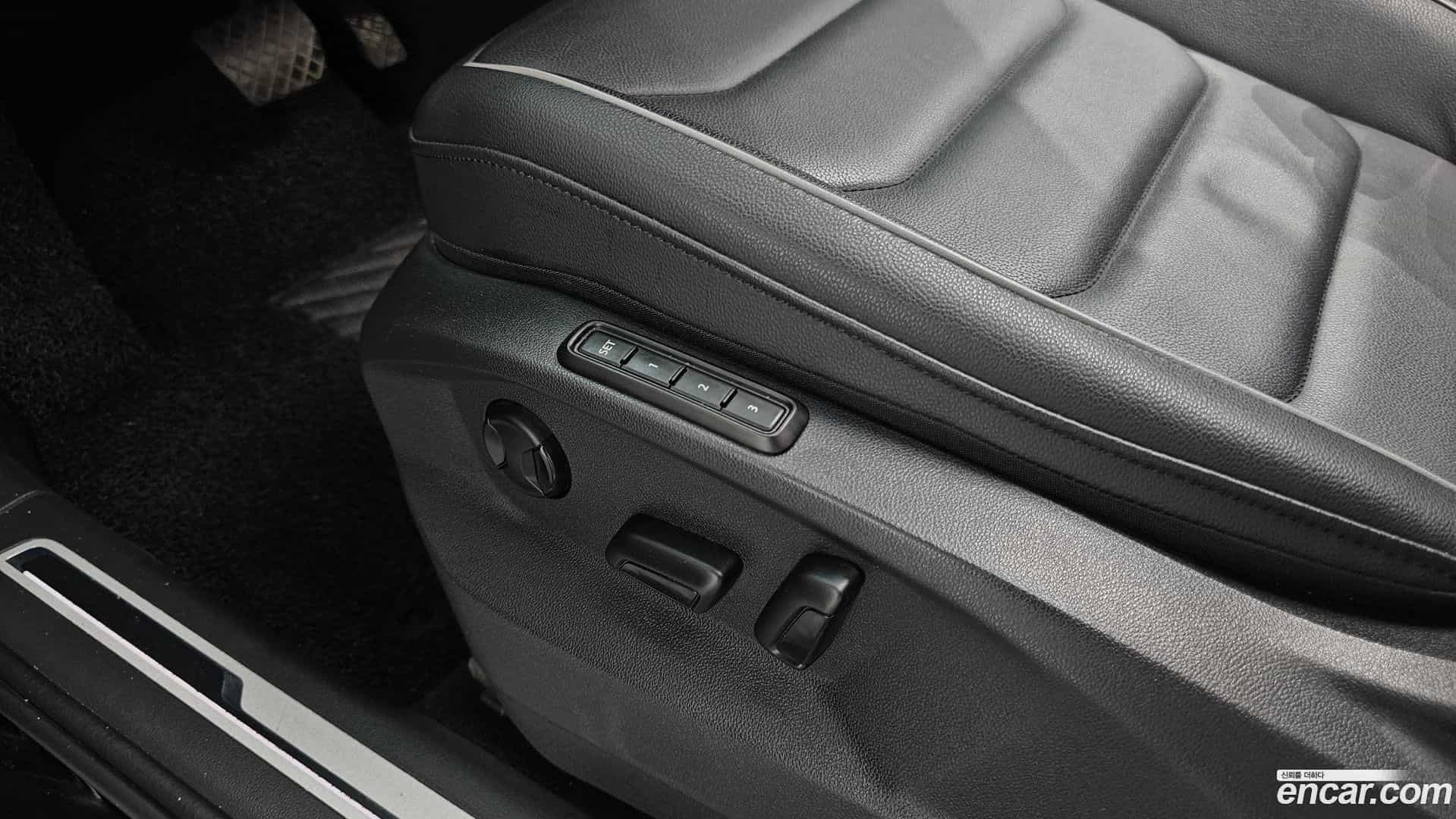 Tiguan Volkswagen 2022.10-OPTION-022