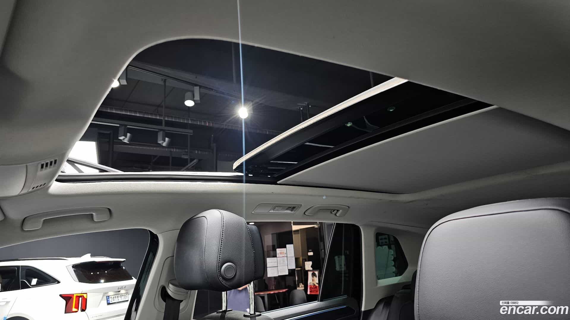 Tiguan Volkswagen 2022.10-OPTION-023