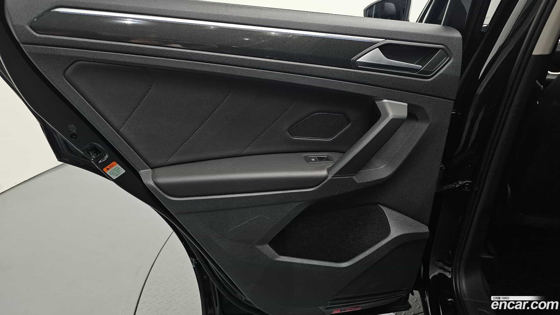 Tiguan Volkswagen 2022.10-INNER-035
