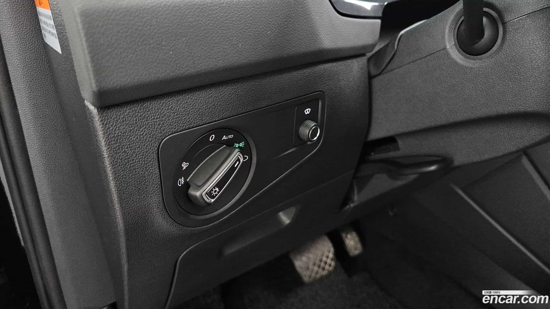 Tiguan Volkswagen 2022.10-OPTION-043
