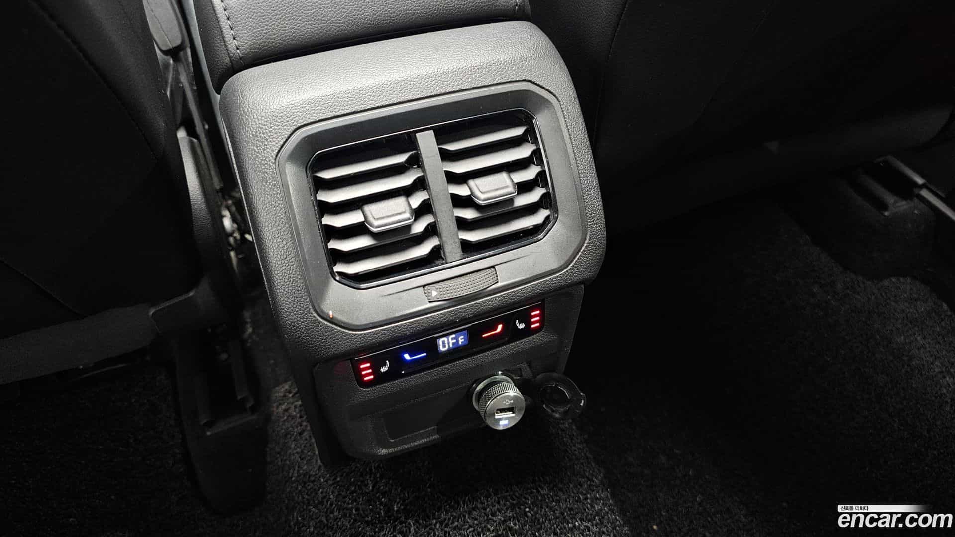 Tiguan Volkswagen 2022.10-OPTION-044