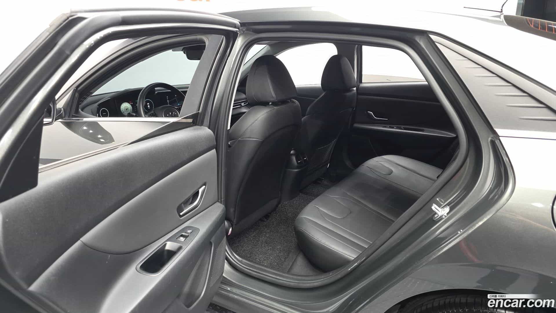 AVANTE Hyundai 2020.5-INNER-036