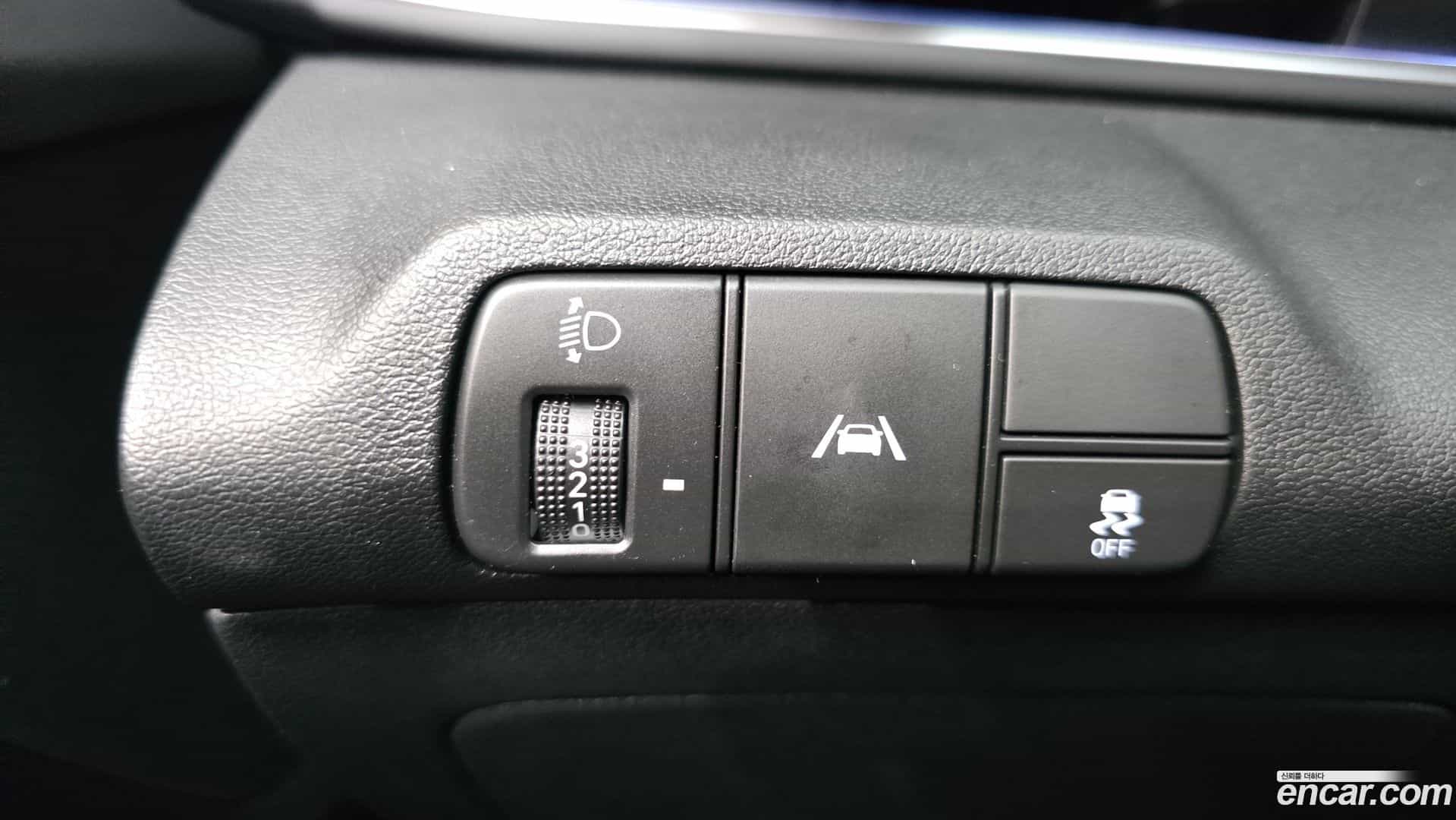 AVANTE Hyundai 2020.5-OPTION-042