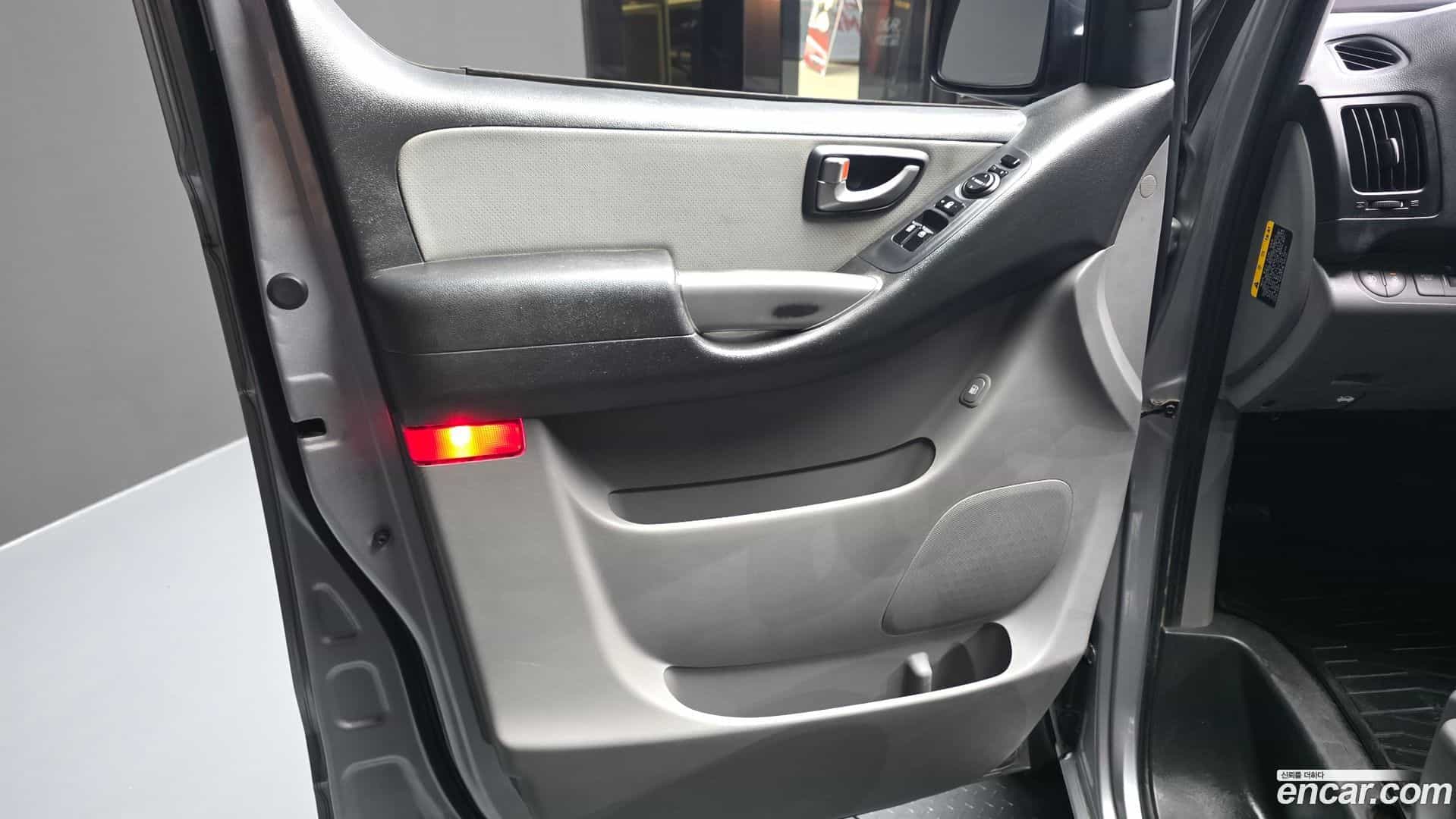 Starex Hyundai 2019.1-INNER-035