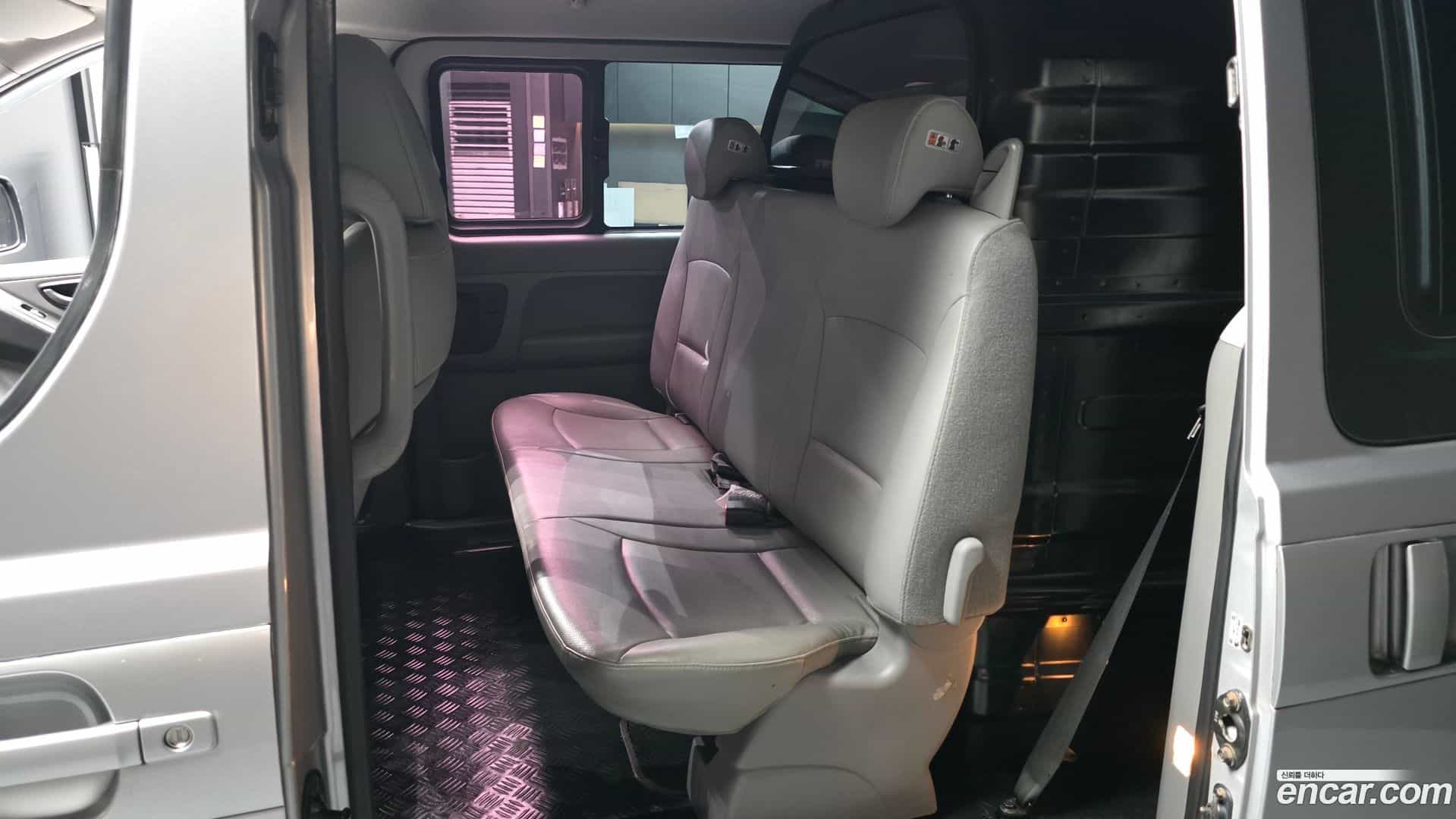 Starex Hyundai 2019.1-INNER-036