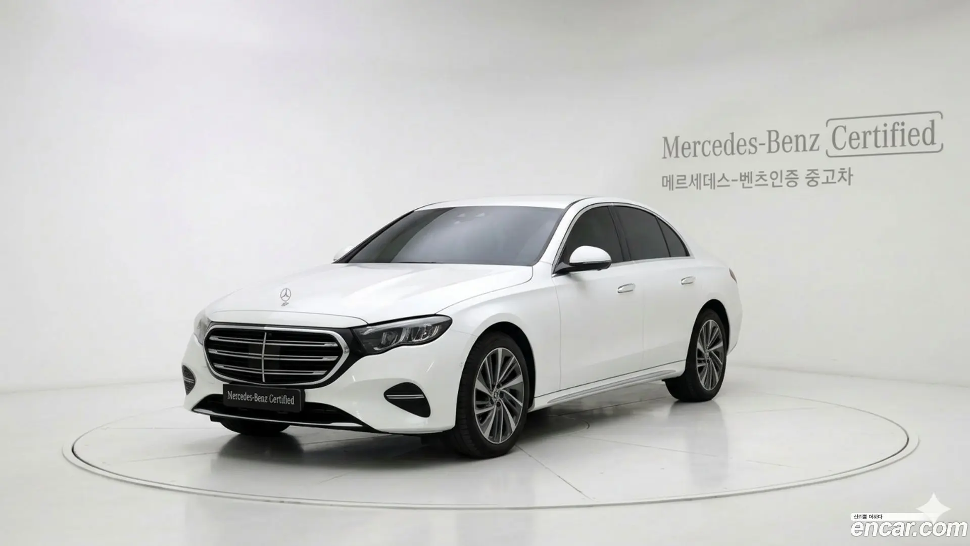 Main__Slider__Photo:E-Class Mercedes-Benz 2024.3-0