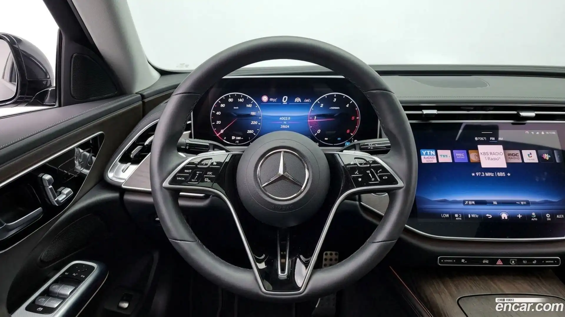 E-Class Mercedes-Benz 2024.3-OPTION-016