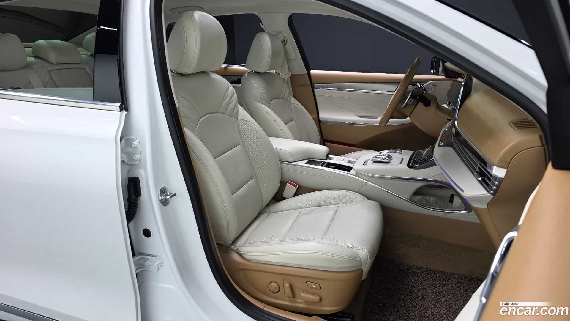 Grandeur Hyundai 2021.4-OPTION-015