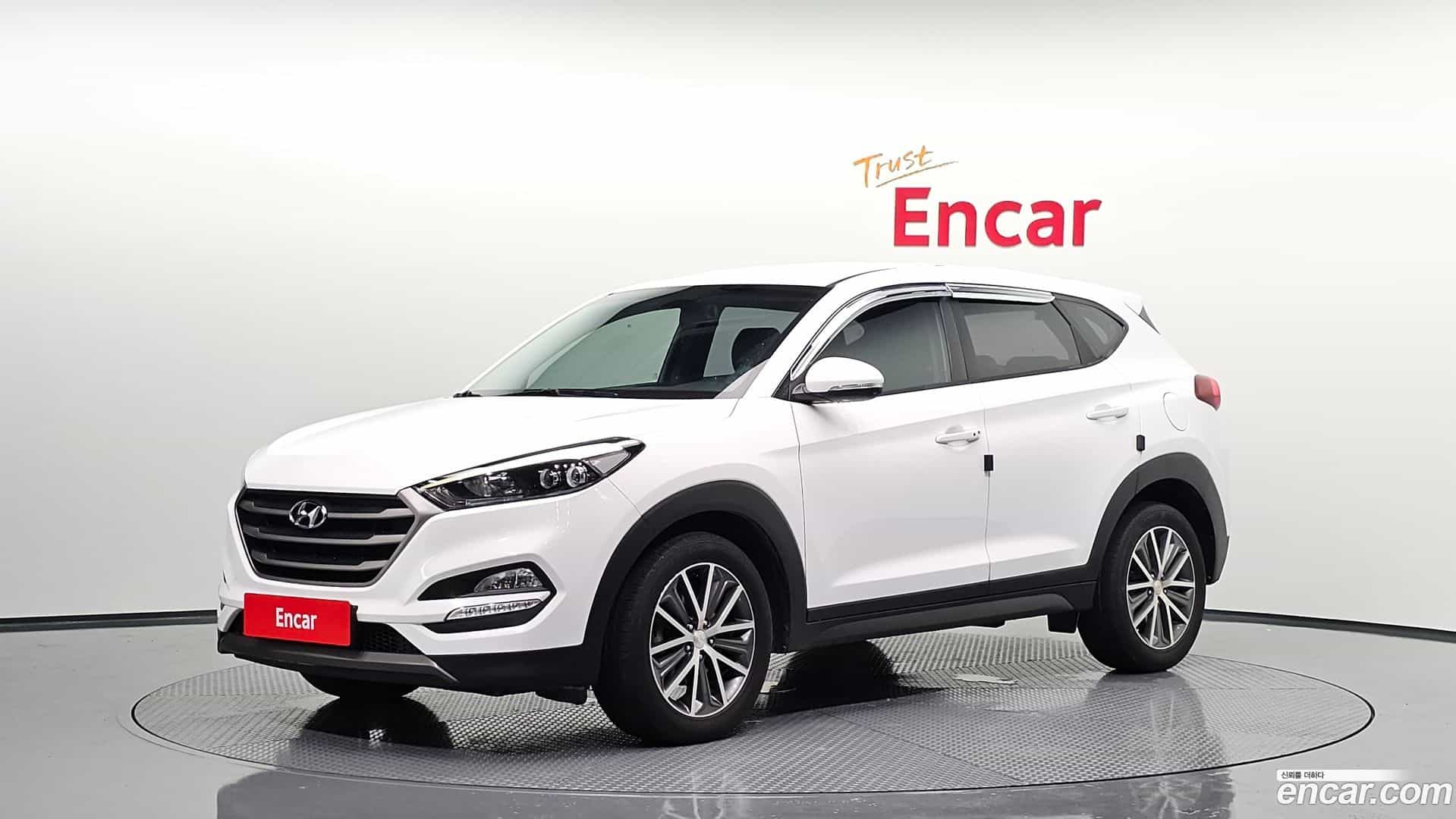 Tucson Hyundai 2015.2-OUTER-001